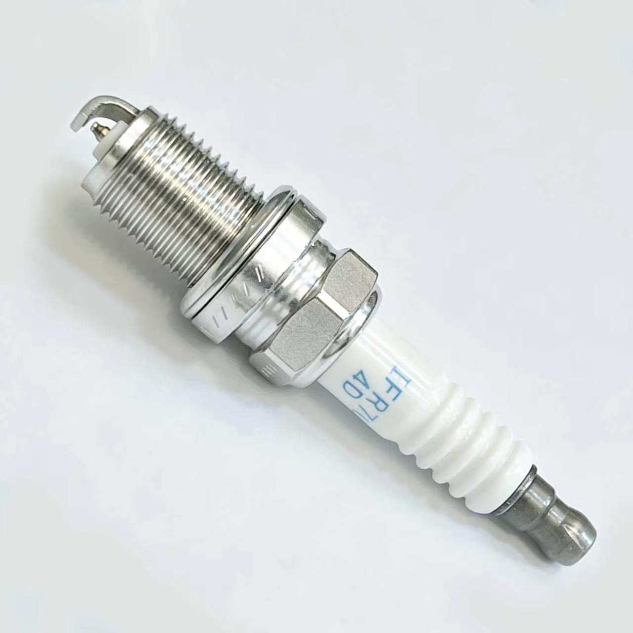 NGK Laser Iridium CNG Spark Plug IFR7U‑4D 5115 MY800‑3705002 For Yuchai Cummins ISL CNG LNG Natural Gas Truck Bus Engine For Heavy‑Duty Commercial Vehicle Gas Engine Parts