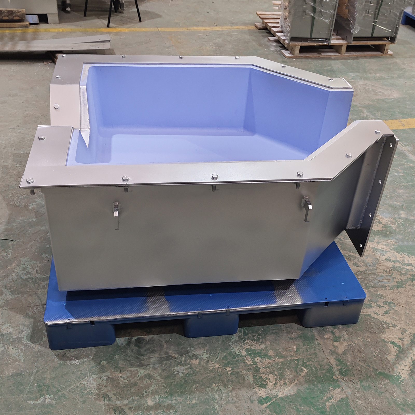 Molten Aluminum Launder｜Custom Refractory Launder for Aluminum Foundry,Longzhiyi Refractory,Molten Aluminum Launder｜Custom Refractory Launder for Aluminum Foundry
