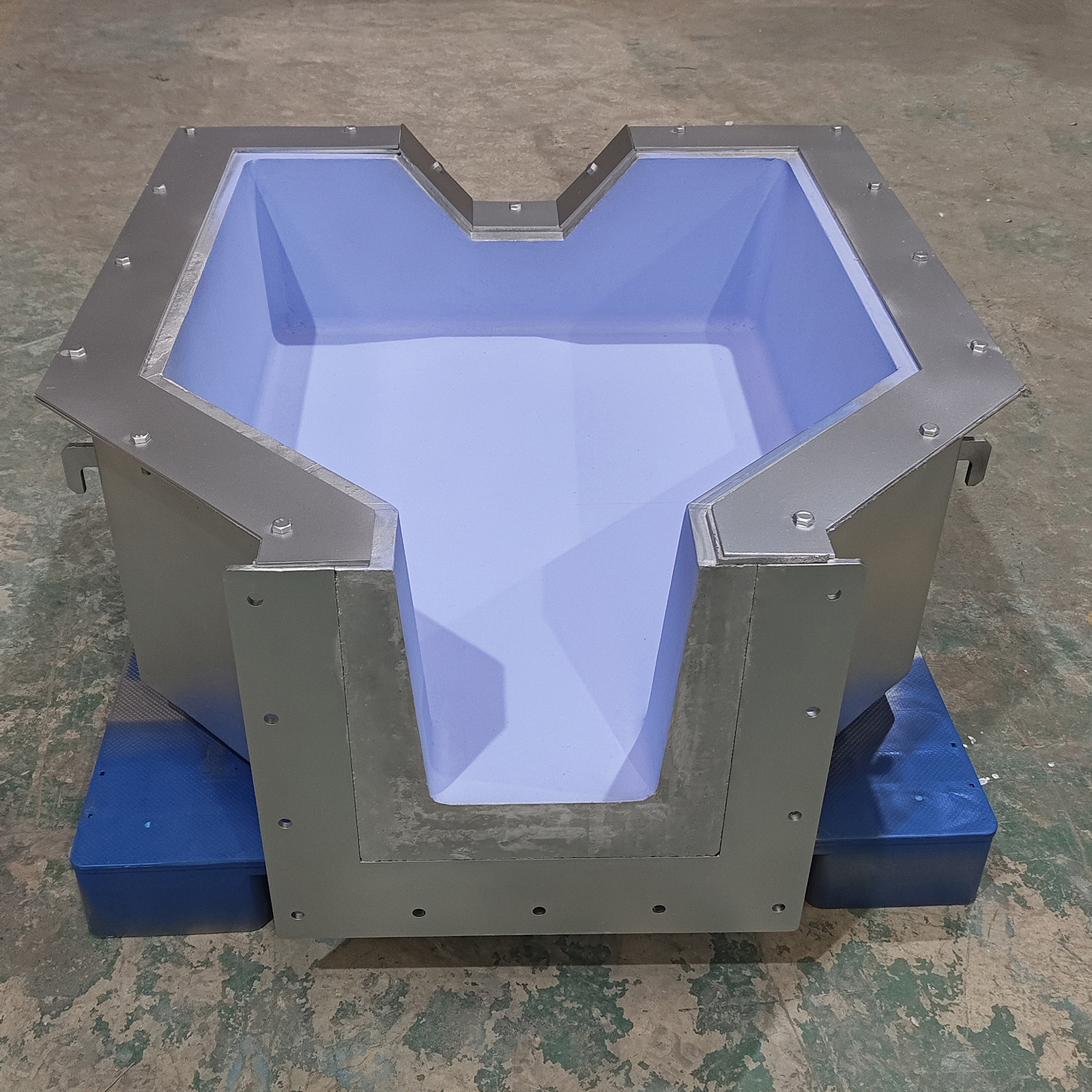 Molten Aluminum Launder｜Custom Refractory Launder for Aluminum Foundry,Longzhiyi Refractory,Molten Aluminum Launder｜Custom Refractory Launder for Aluminum Foundry