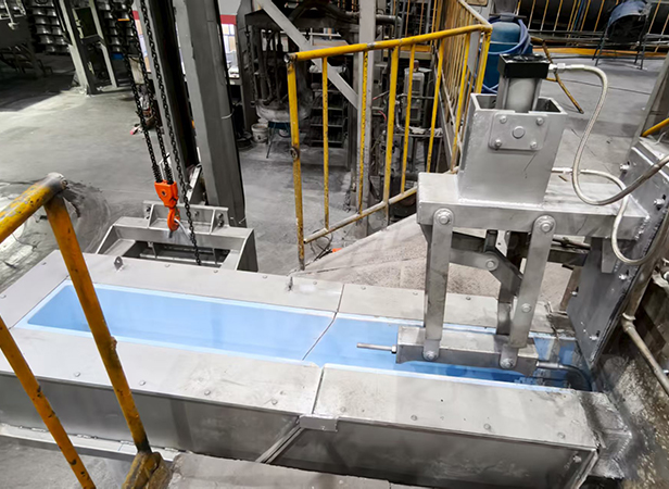 molten aluminum launder