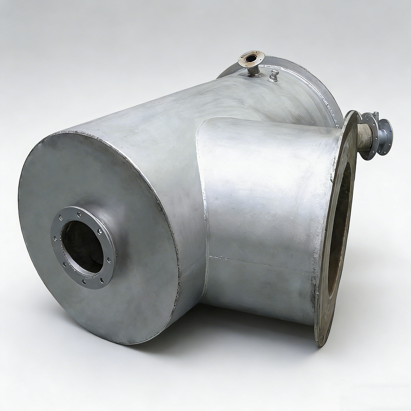Aluminum refractory nozzle for molten aluminum transfer