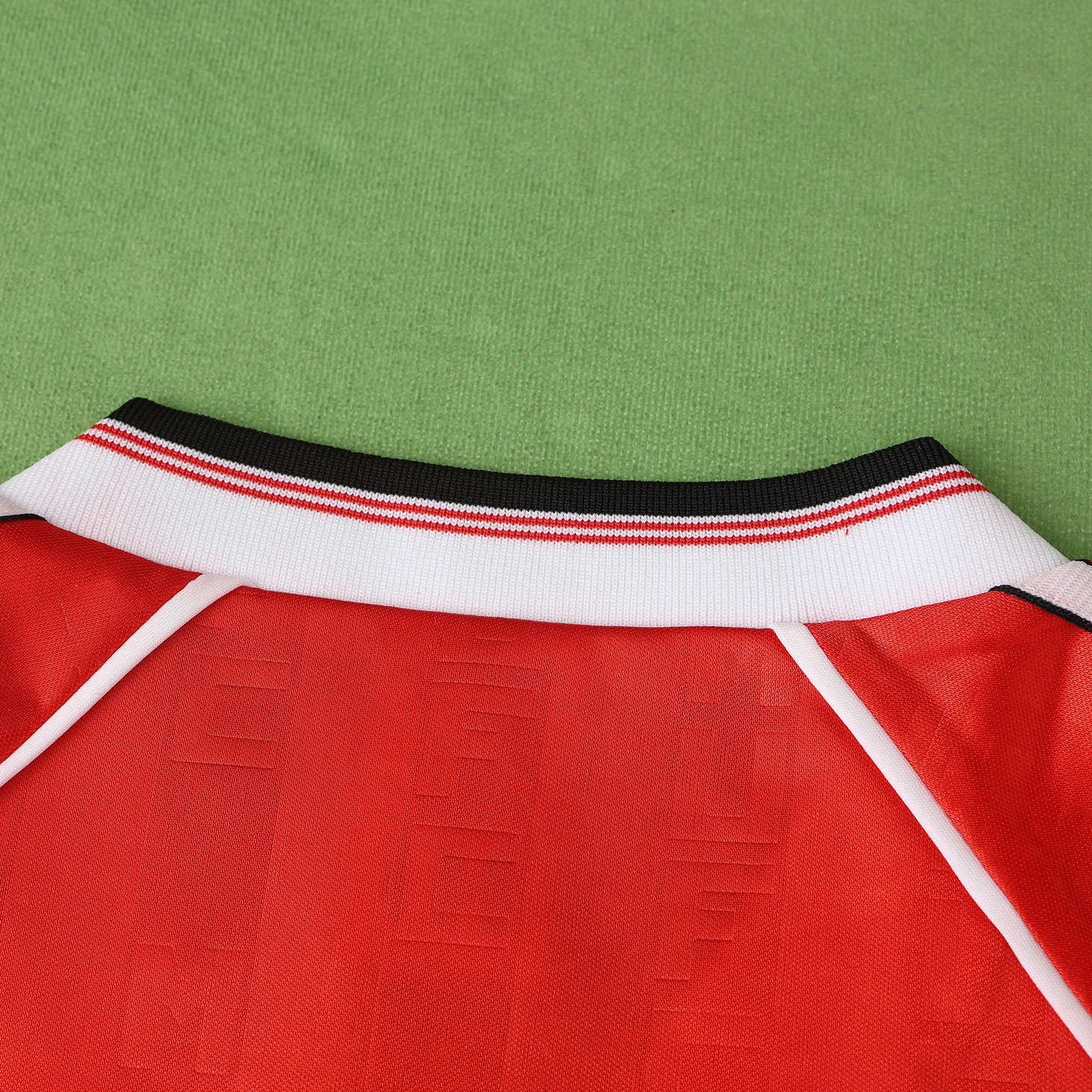 9900 season Manchester United F.C. home  retro Fan version