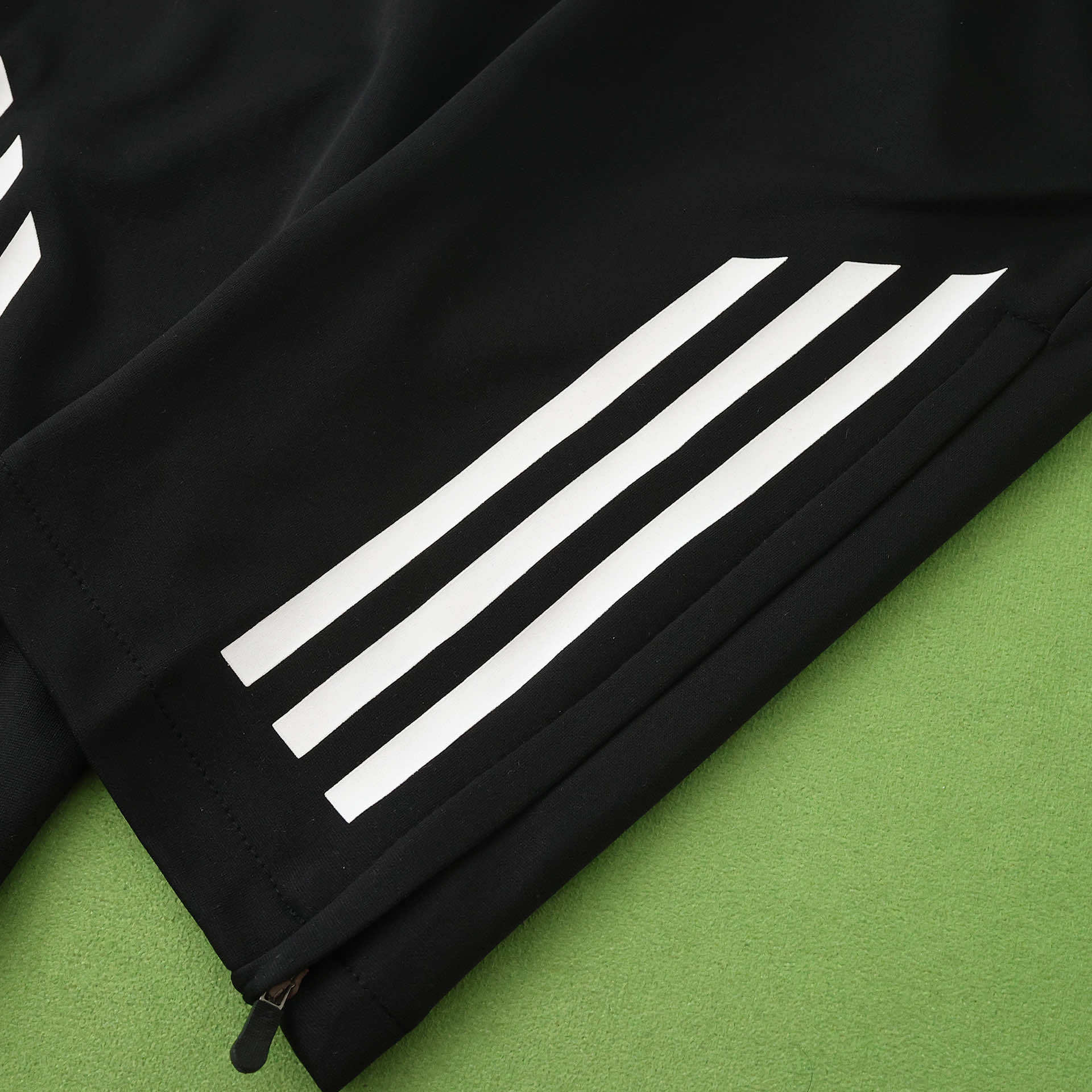 2526 season Real Madrid CF Marvel White Half pull training suit