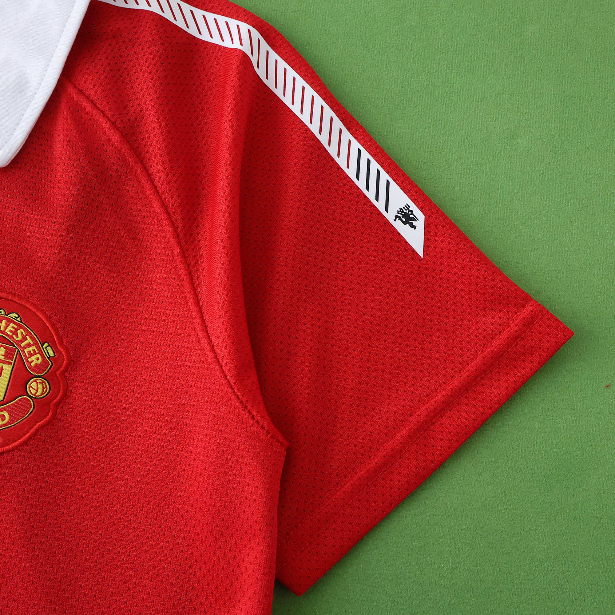 1011 Manchester United F.C. home retro Kids kit
