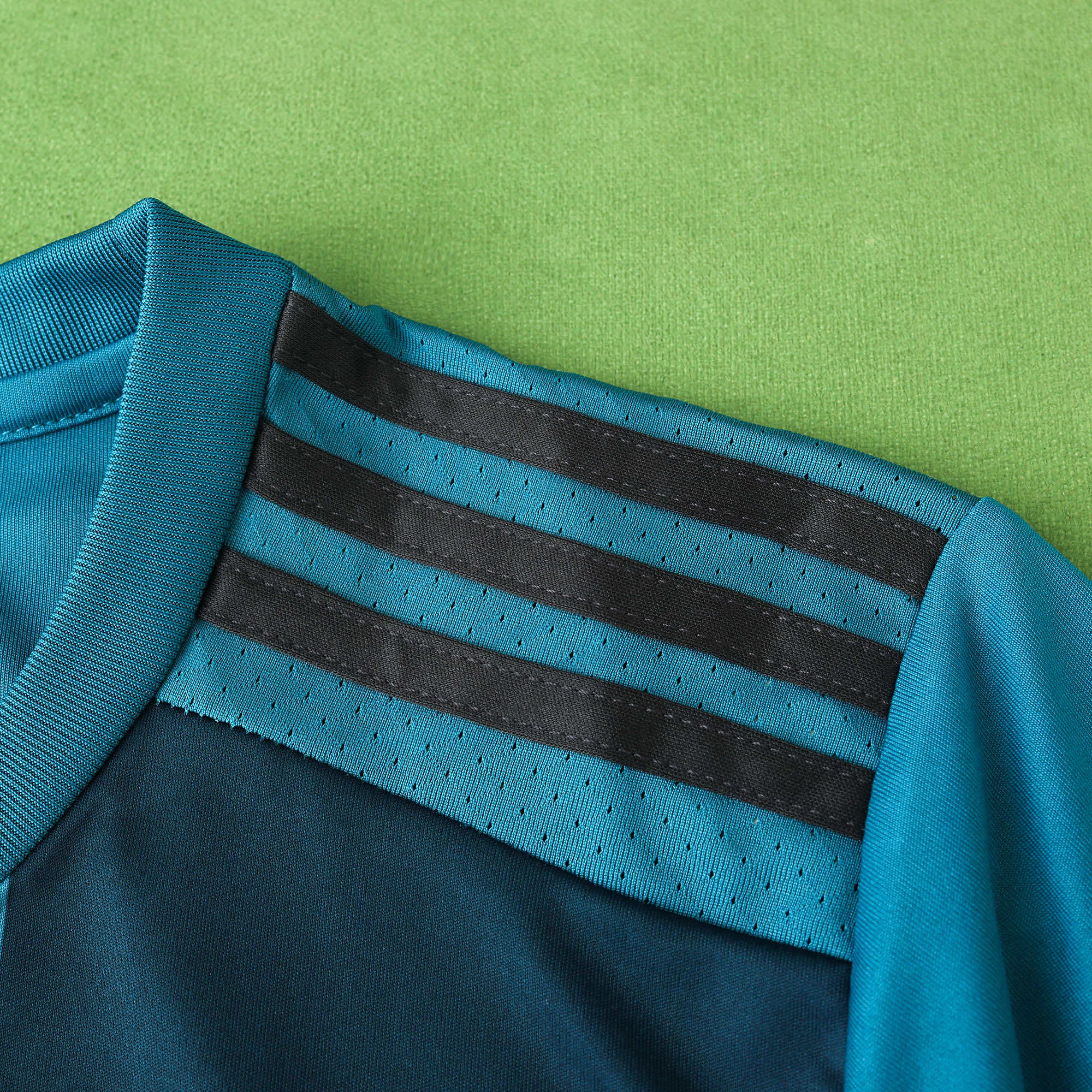 1718 season Real Madrid CF third retro Fan version