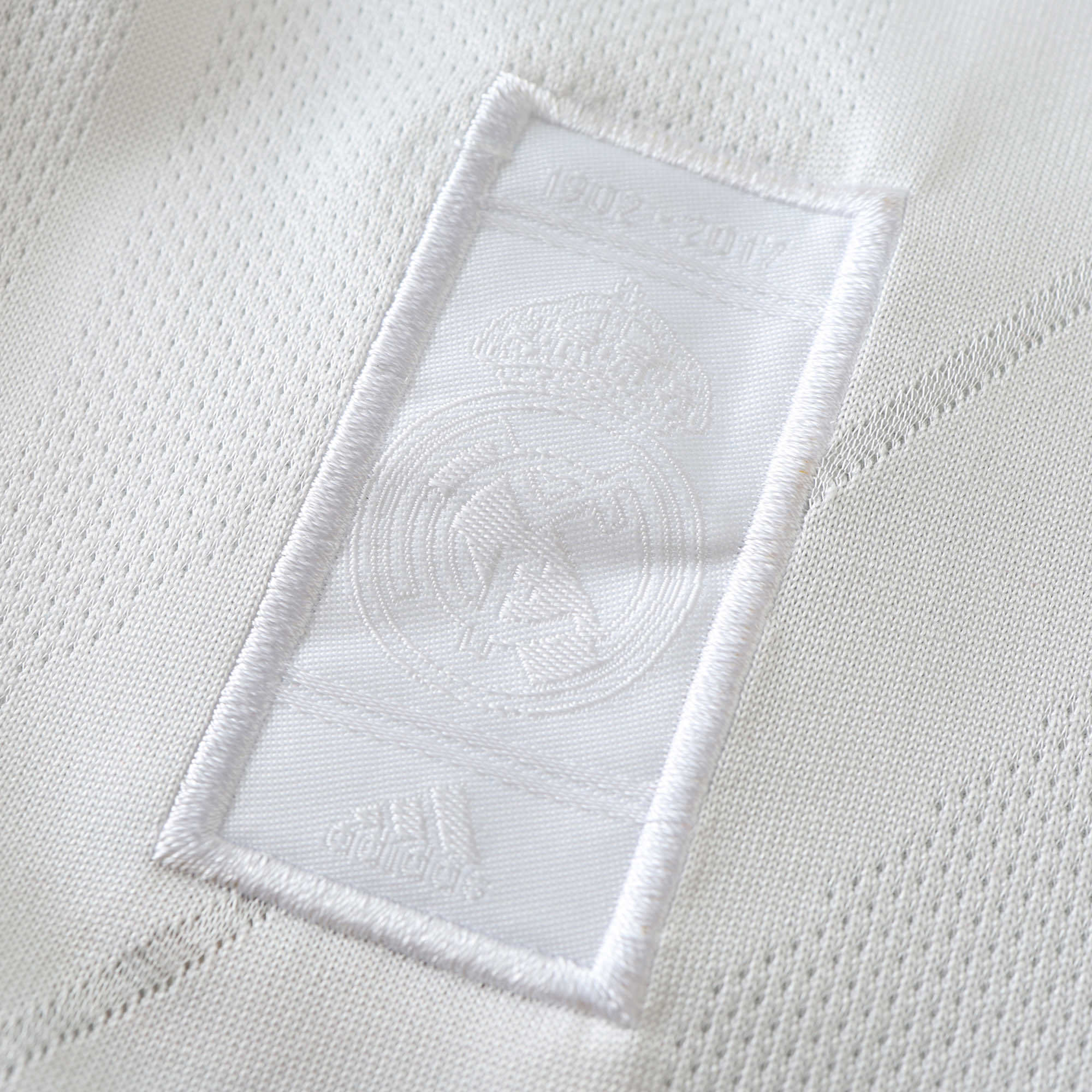 1718 season Real Madrid CF home Long sleeved Fan version