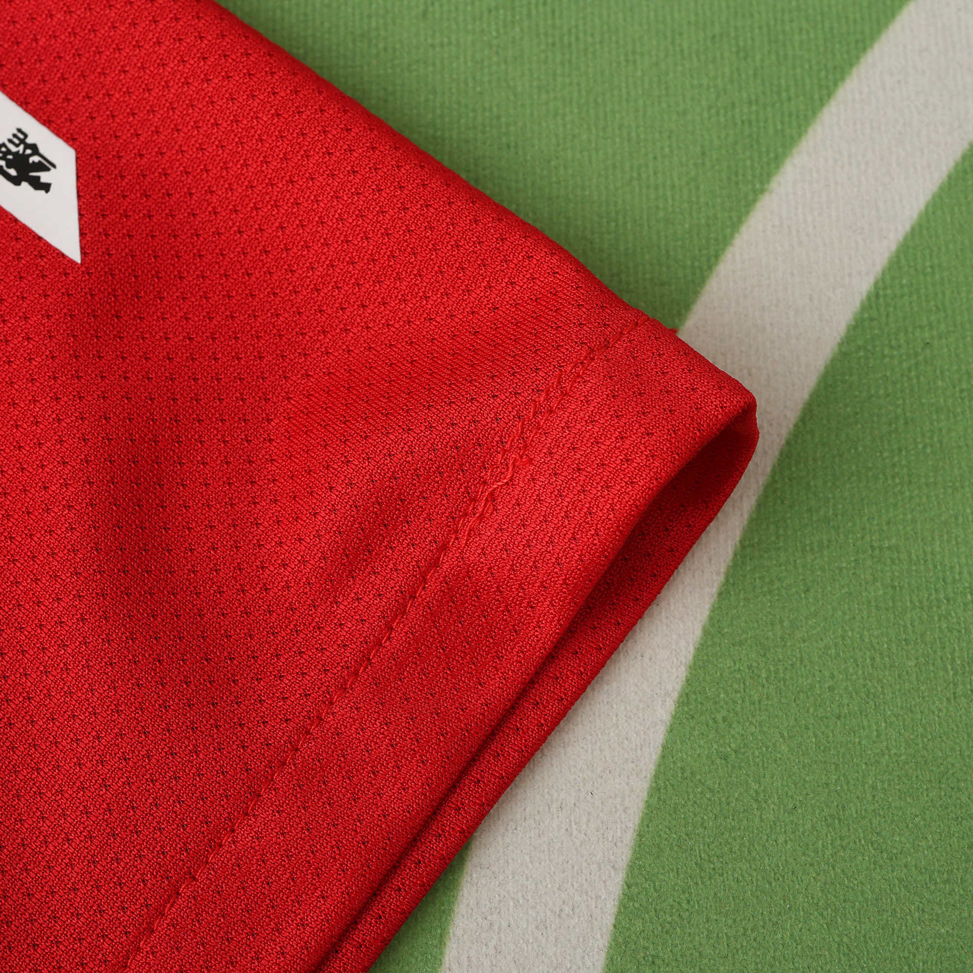 1011 season Manchester United F.C. home retro Fan version