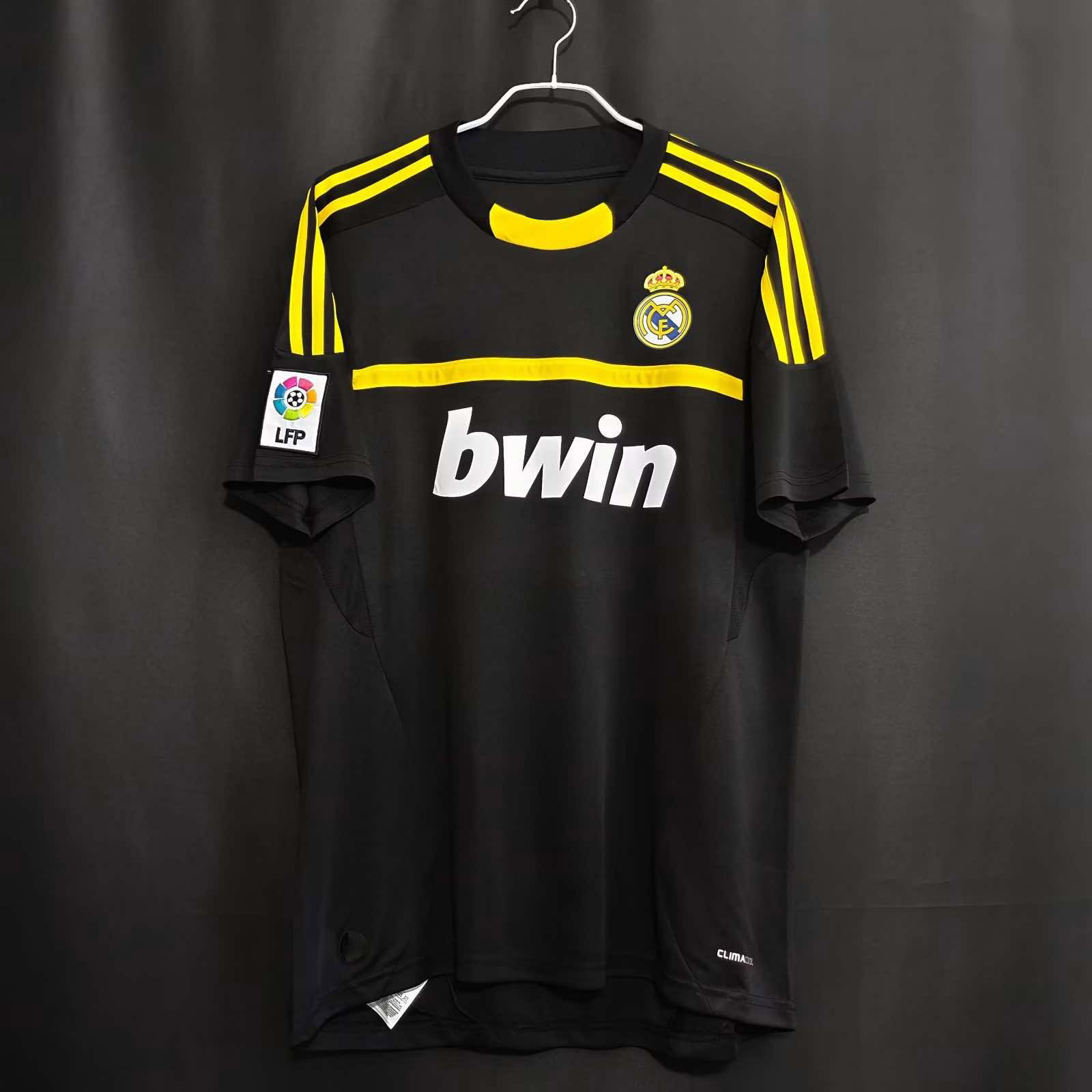 1112 season Real Madrid Black Retro Fan version