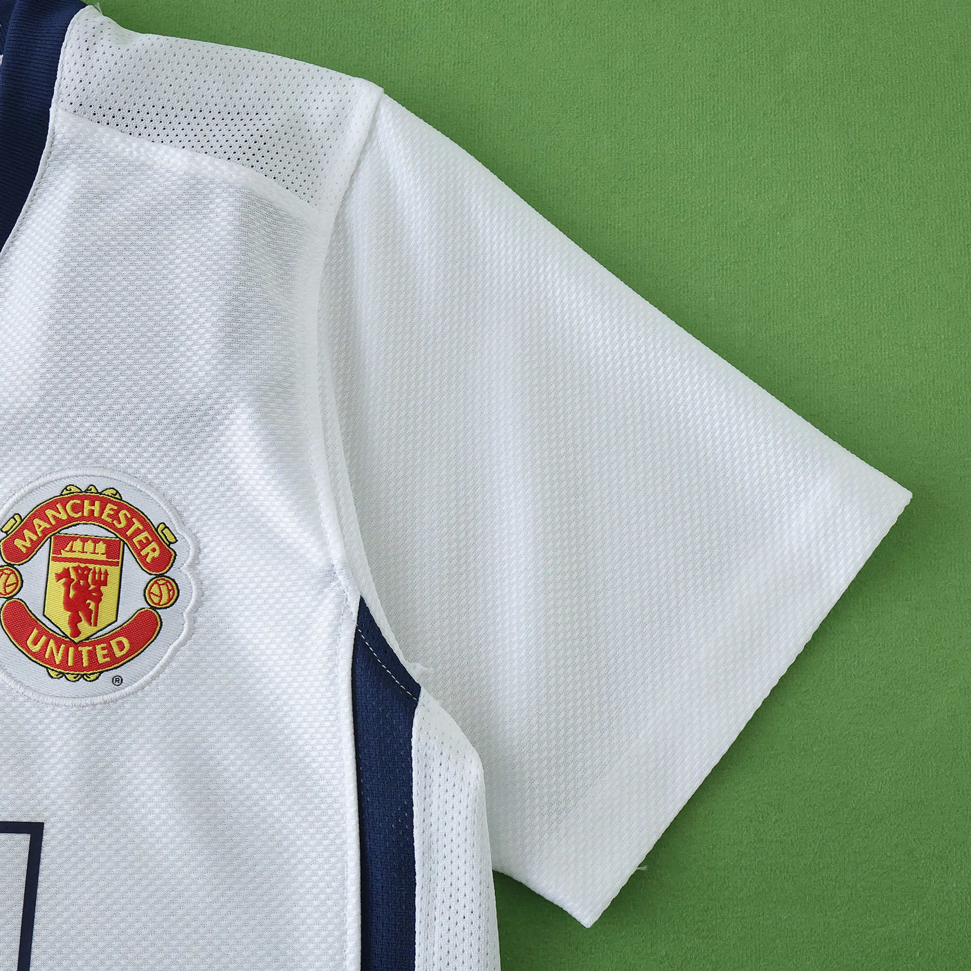 0809 Manchester United F.C. away retro Kids kit