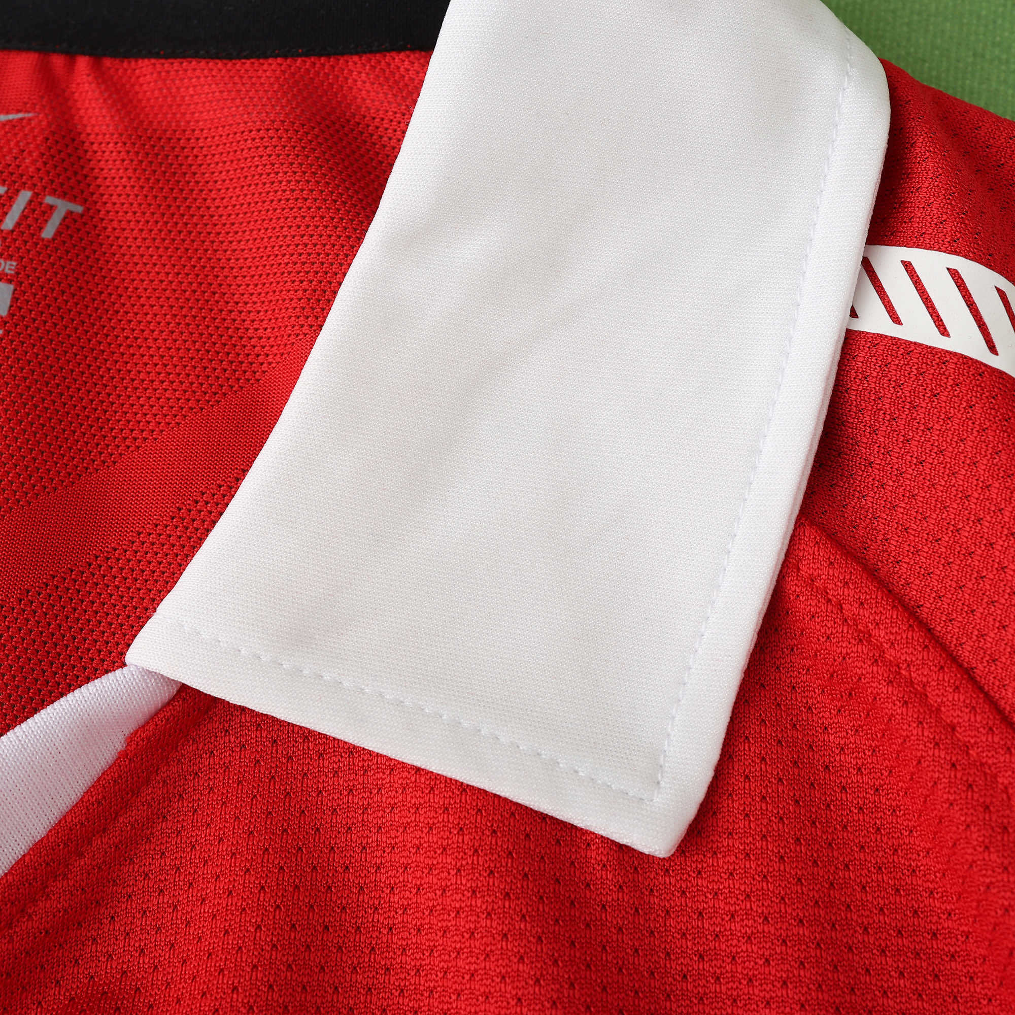 1011 season Manchester United F.C. home retro Fan version