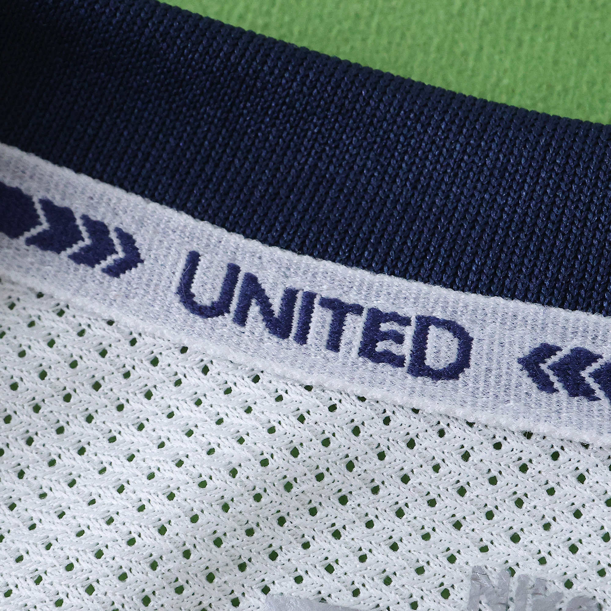 0809 season Manchester United F.C. third Kids kit