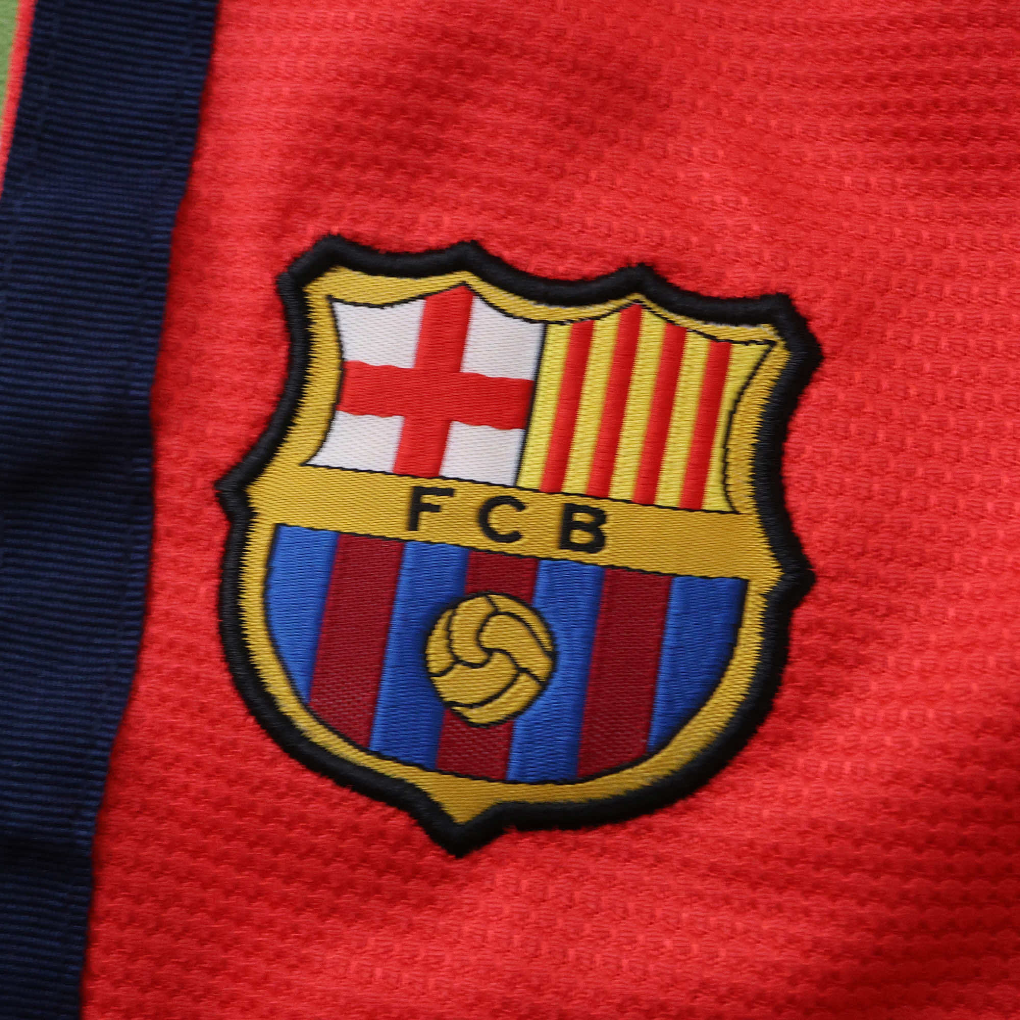 1314 season FC Barcelona / Barça away Kids kit