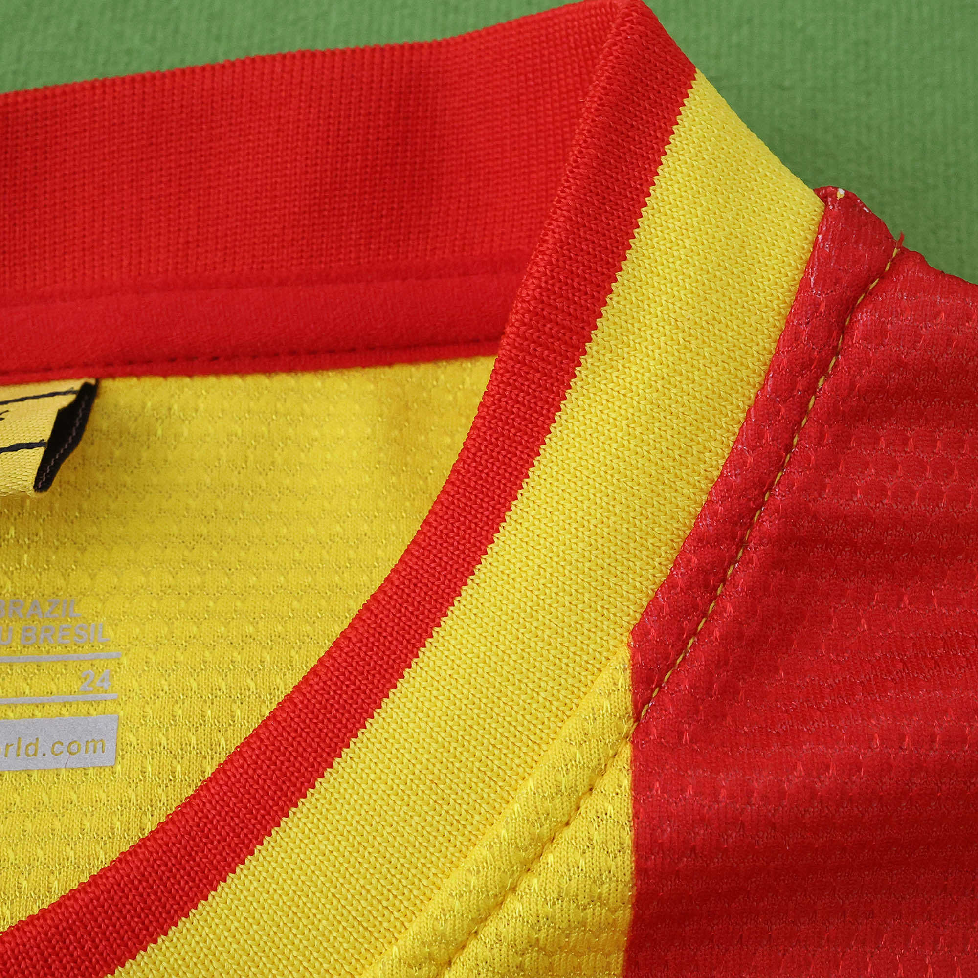 1314 season FC Barcelona / Barça away Kids kit