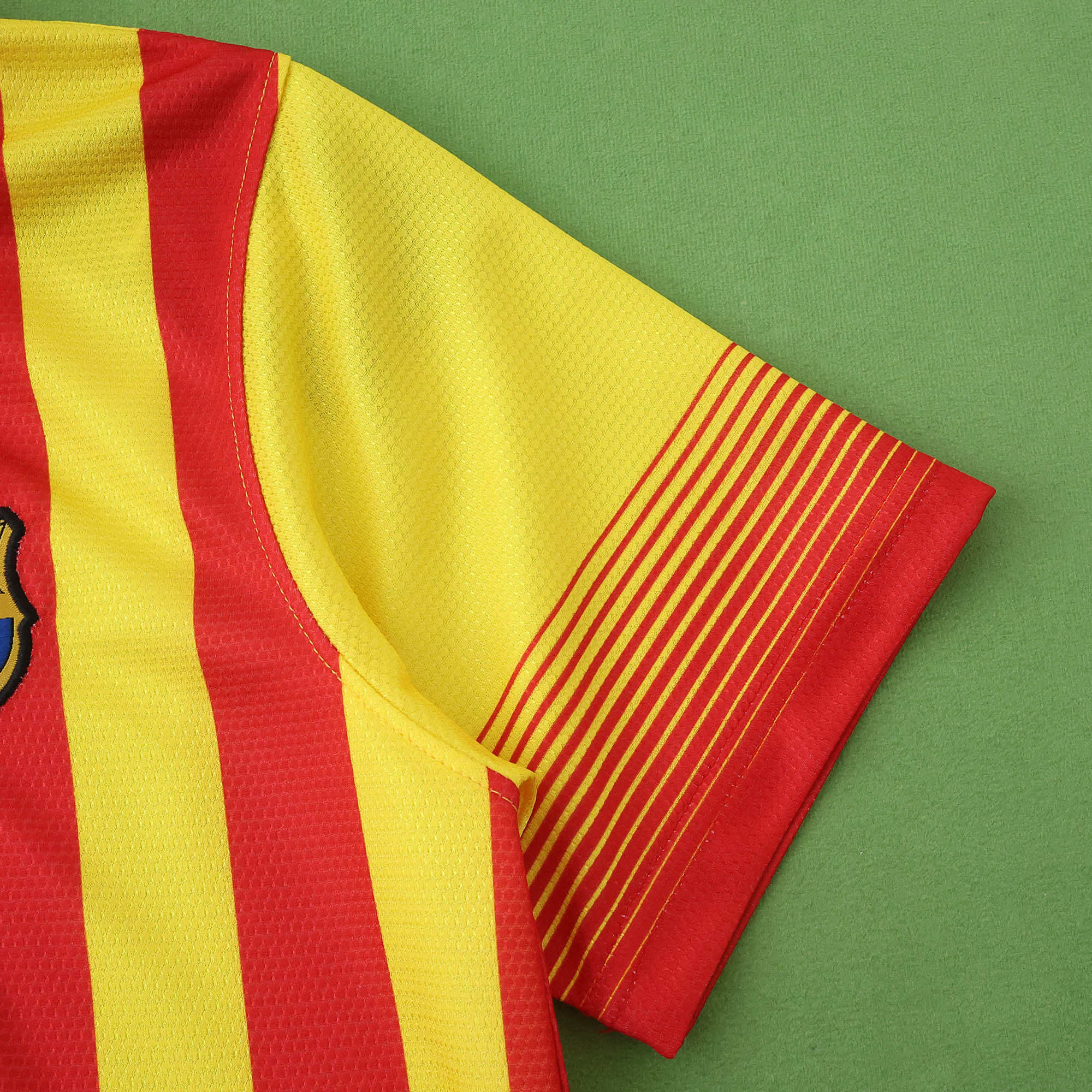 1314 season FC Barcelona / Barça away Kids kit