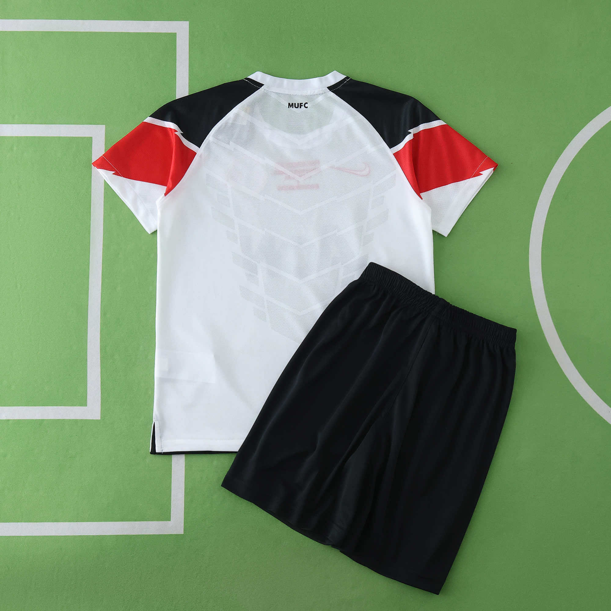 1112 Manchester United F.C. away retro Kids kit