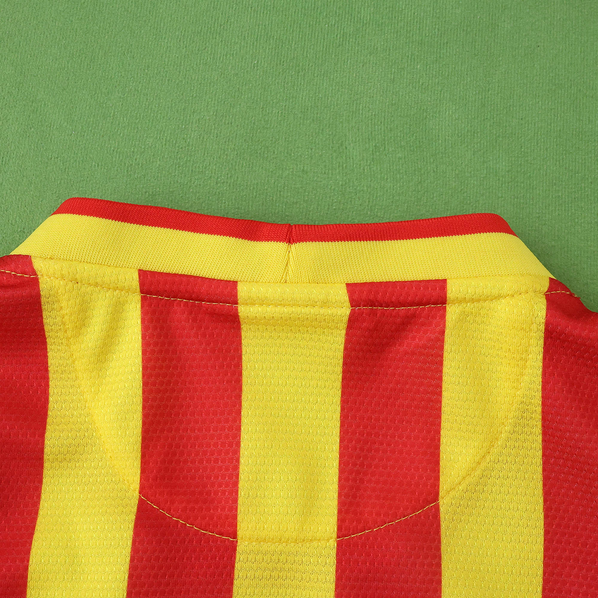 1314 season FC Barcelona / Barça away Kids kit