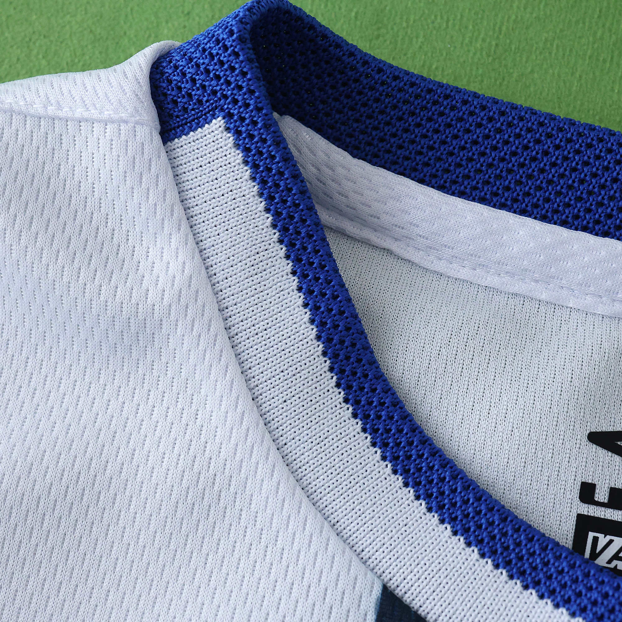 2003 Chelsea F.C. away retro Kids kit