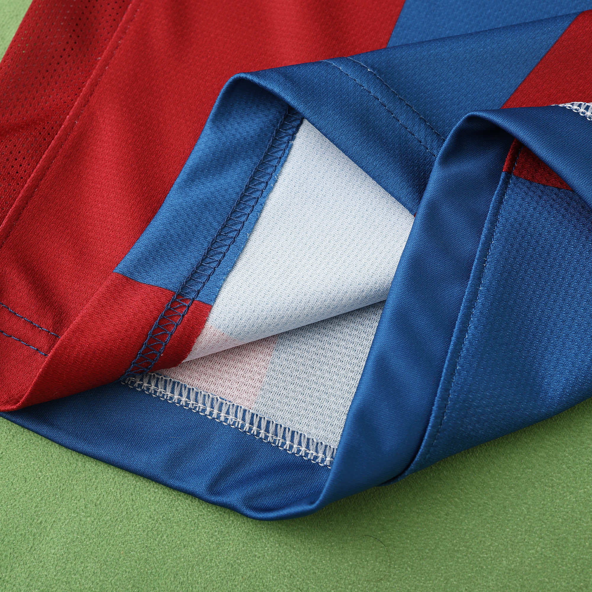 0607 season FC Barcelona / Barça home retro Fan version