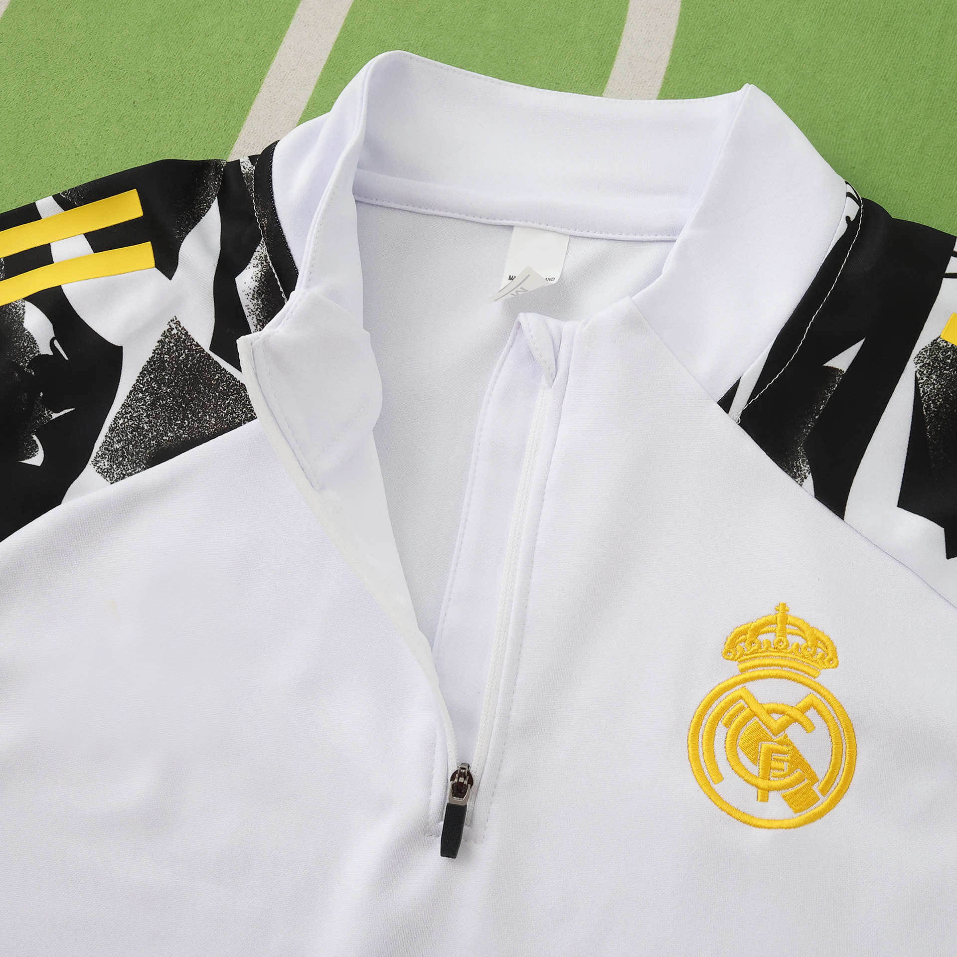 2526 season Real Madrid CF Marvel White Half pull training suit