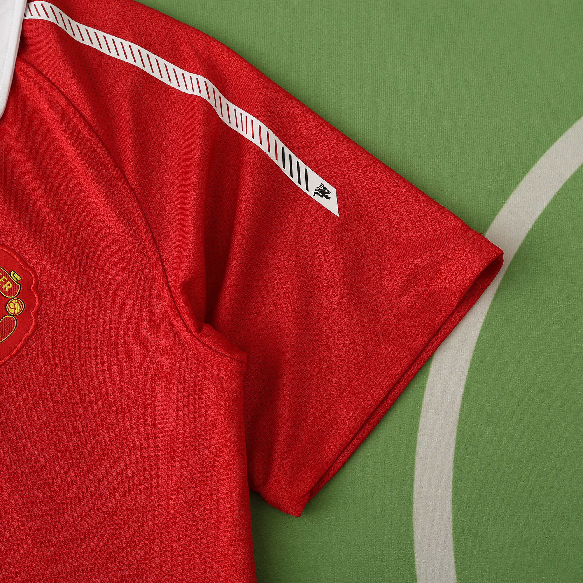 1011 season Manchester United F.C. home retro Fan version