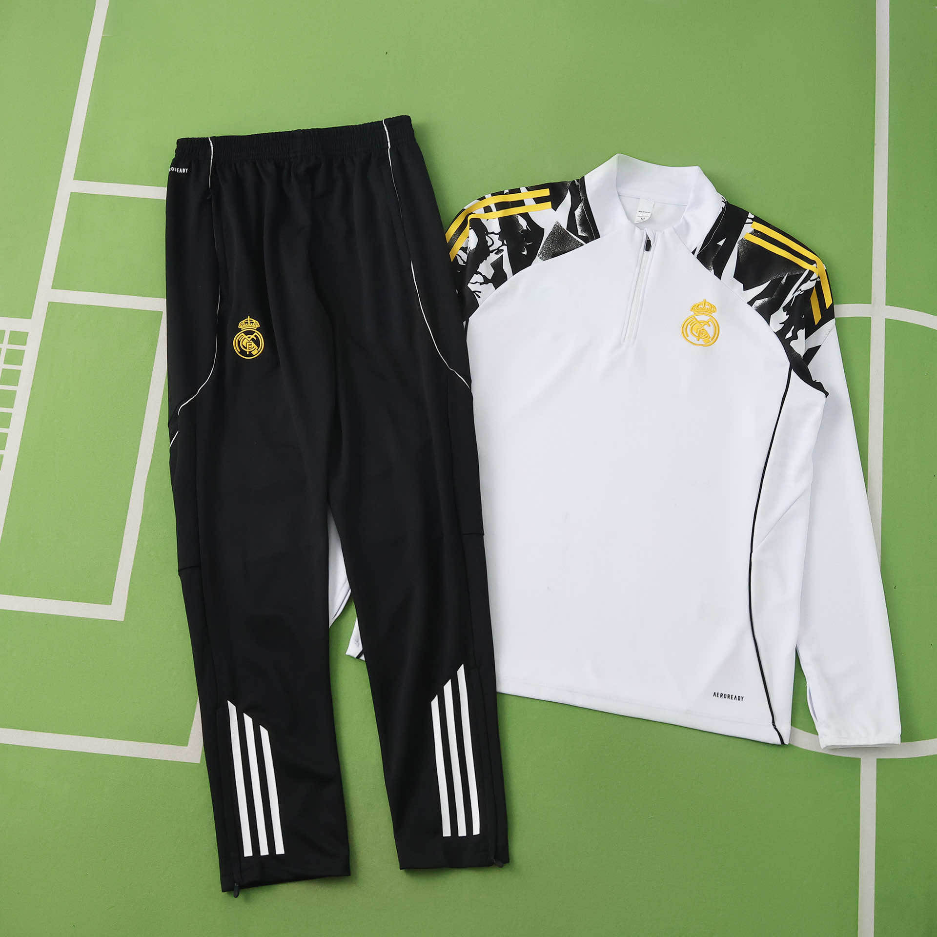 2526 season Real Madrid CF Marvel White Half pull training suit