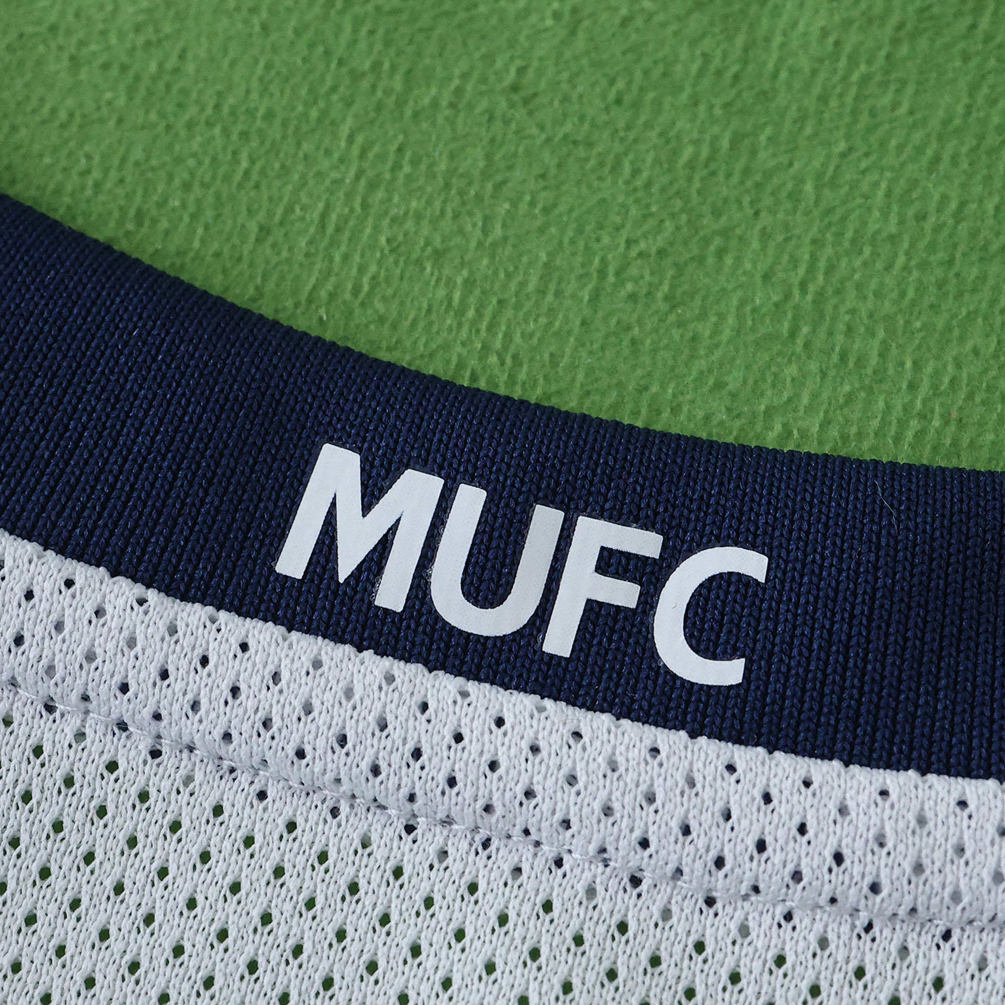 0809 Manchester United F.C. away retro Kids kit