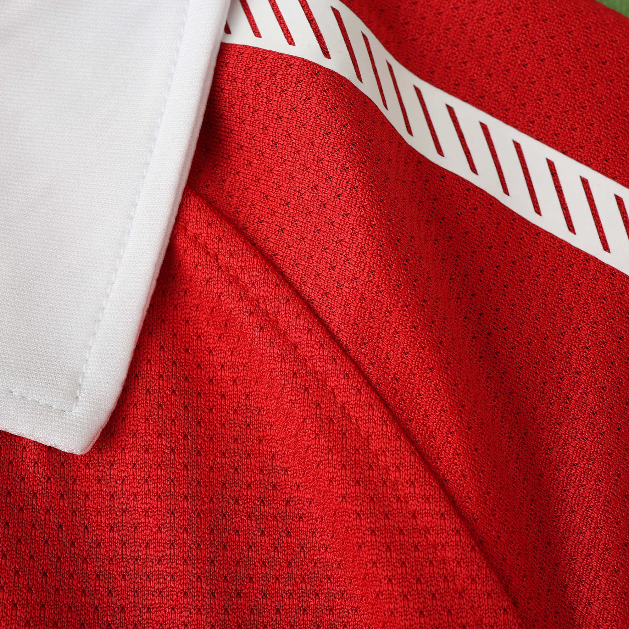 1011 season Manchester United F.C. home retro Fan version