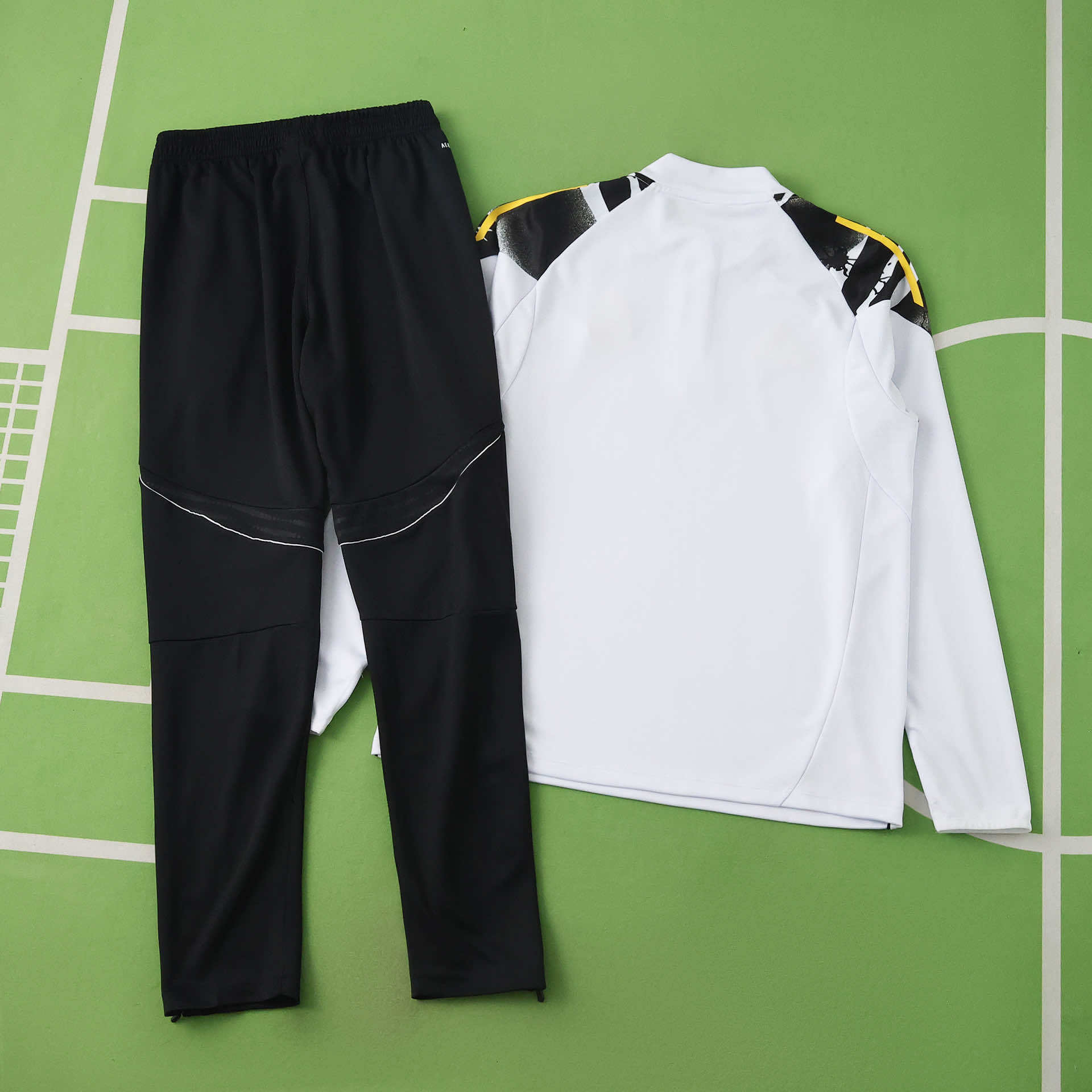 2526 season Real Madrid CF Marvel White Half pull training suit
