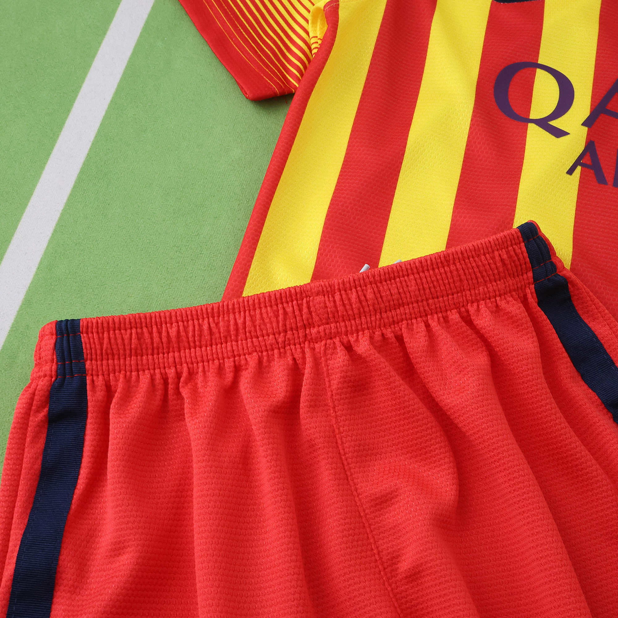1314 season FC Barcelona / Barça away Kids kit