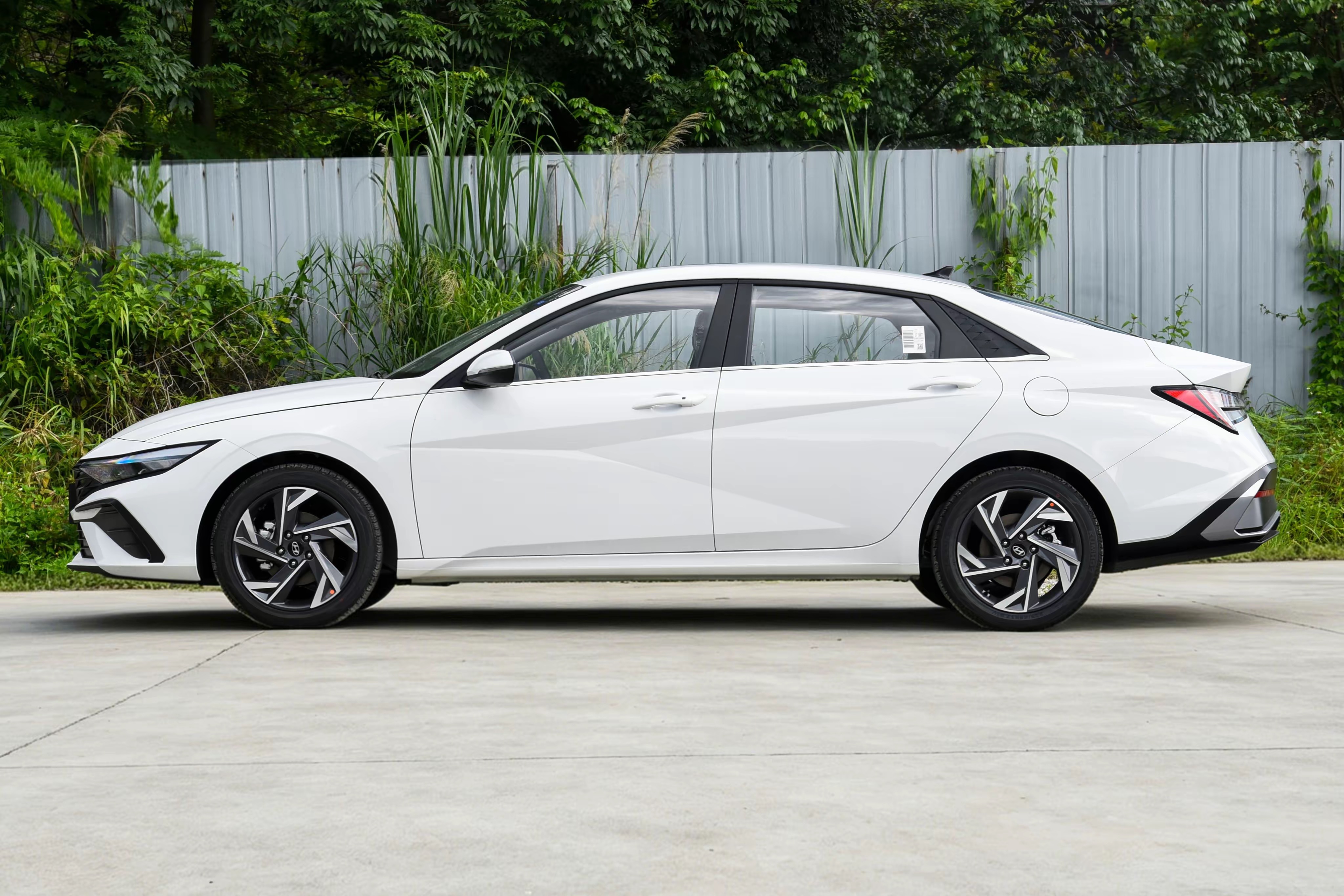 Hyundai Elantra,CheTuan Wang,Hyundai Elantra-CheTuan Wang