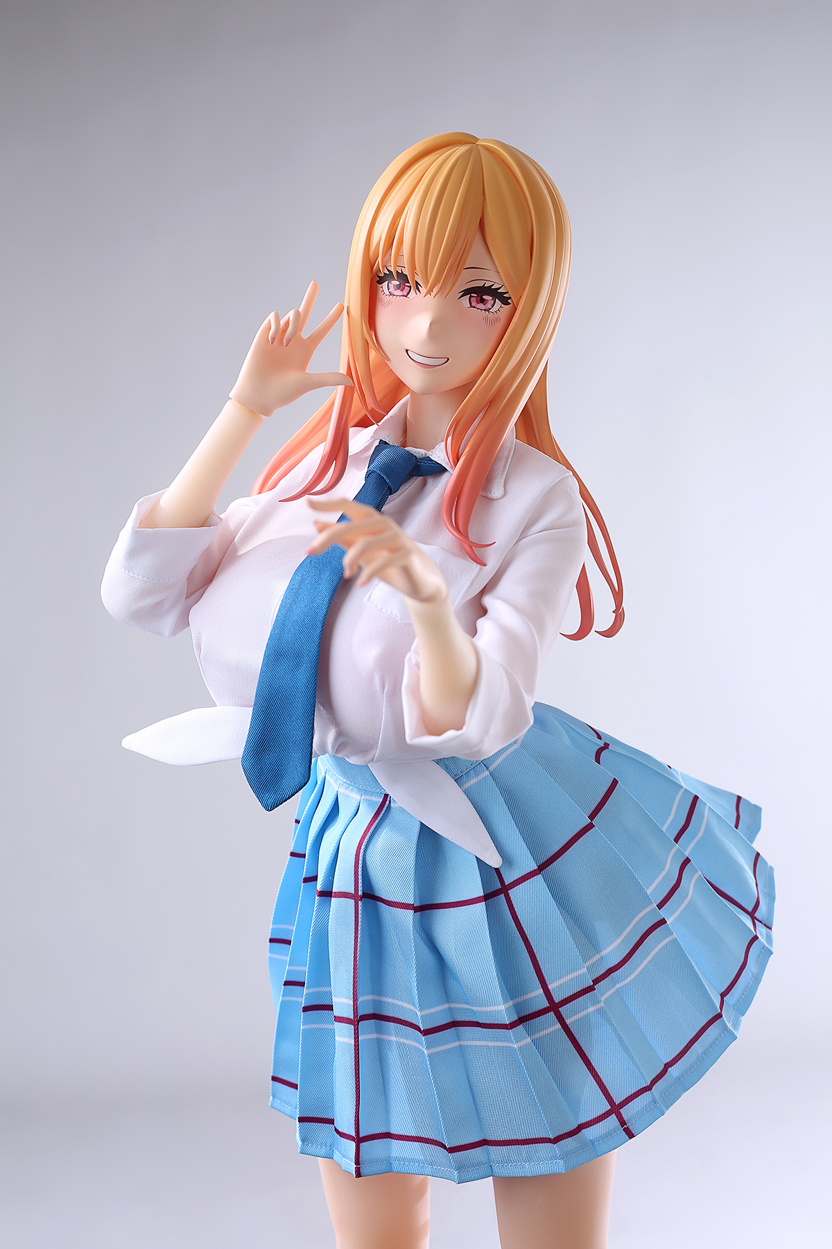 65cm Golden Cosplay Silicone Anime Doll – Trendy Pink-Accent Fantasy Companion