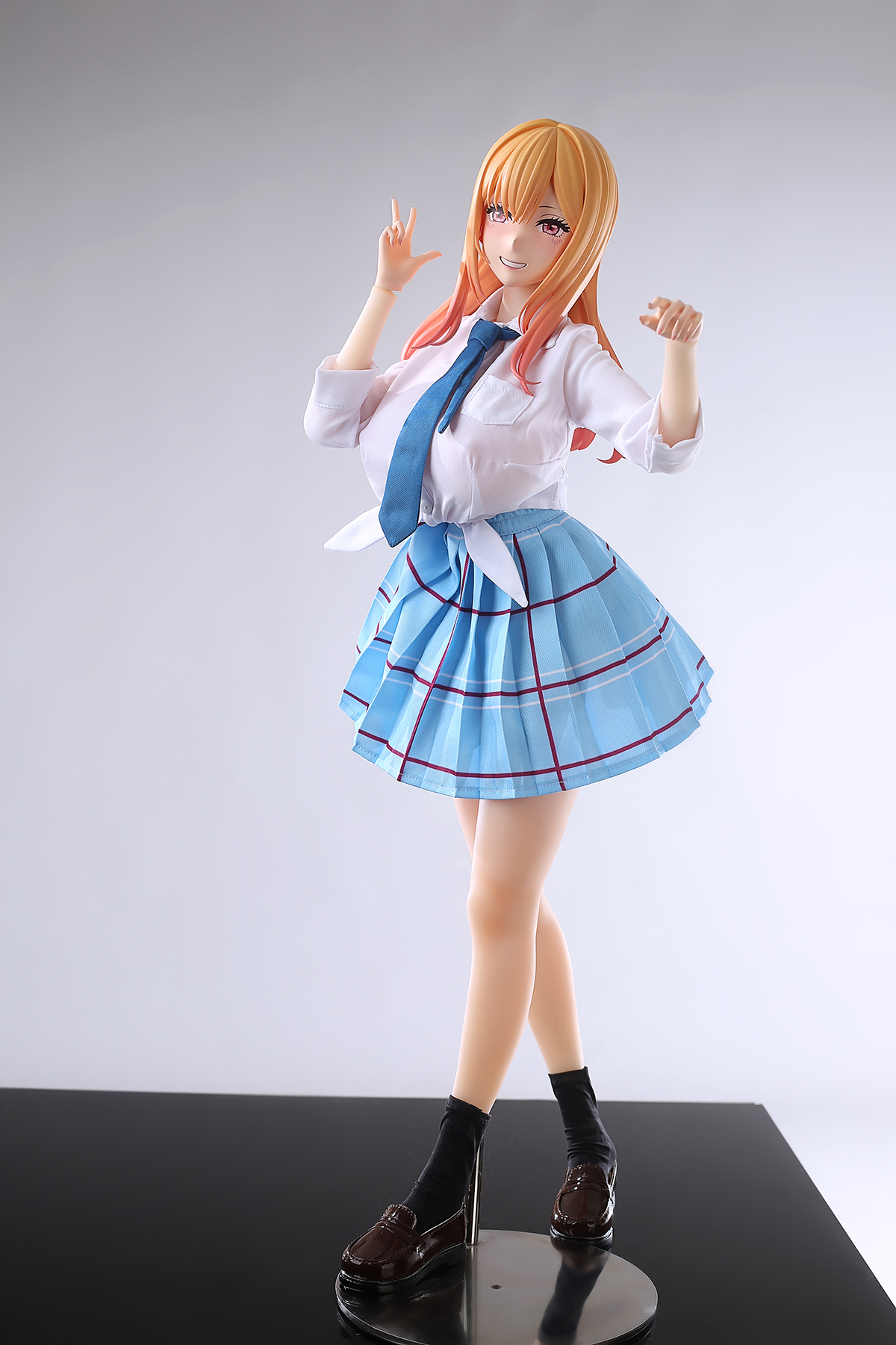 65cm Golden Cosplay Silicone Anime Doll – Trendy Pink-Accent Fantasy Companion