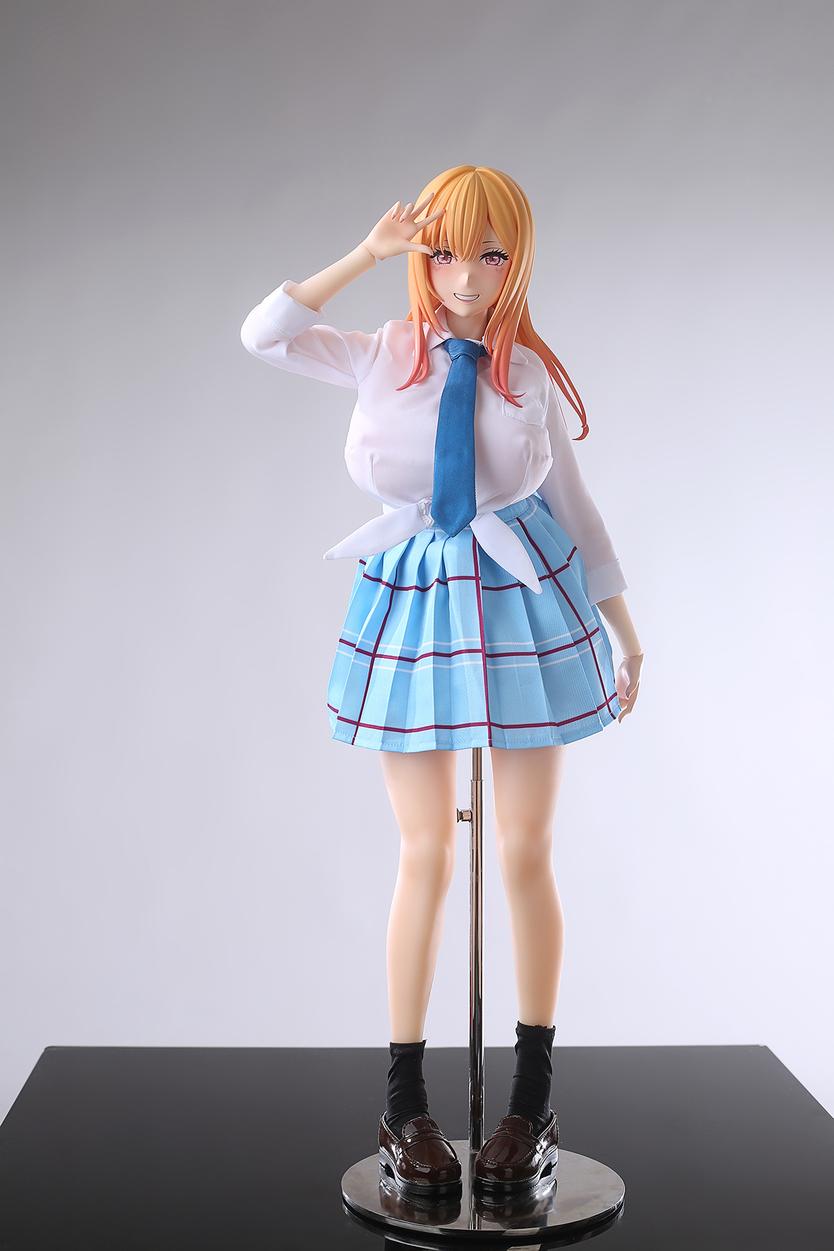 65cm Golden Cosplay Silicone Anime Doll – Trendy Pink-Accent Fantasy Companion
