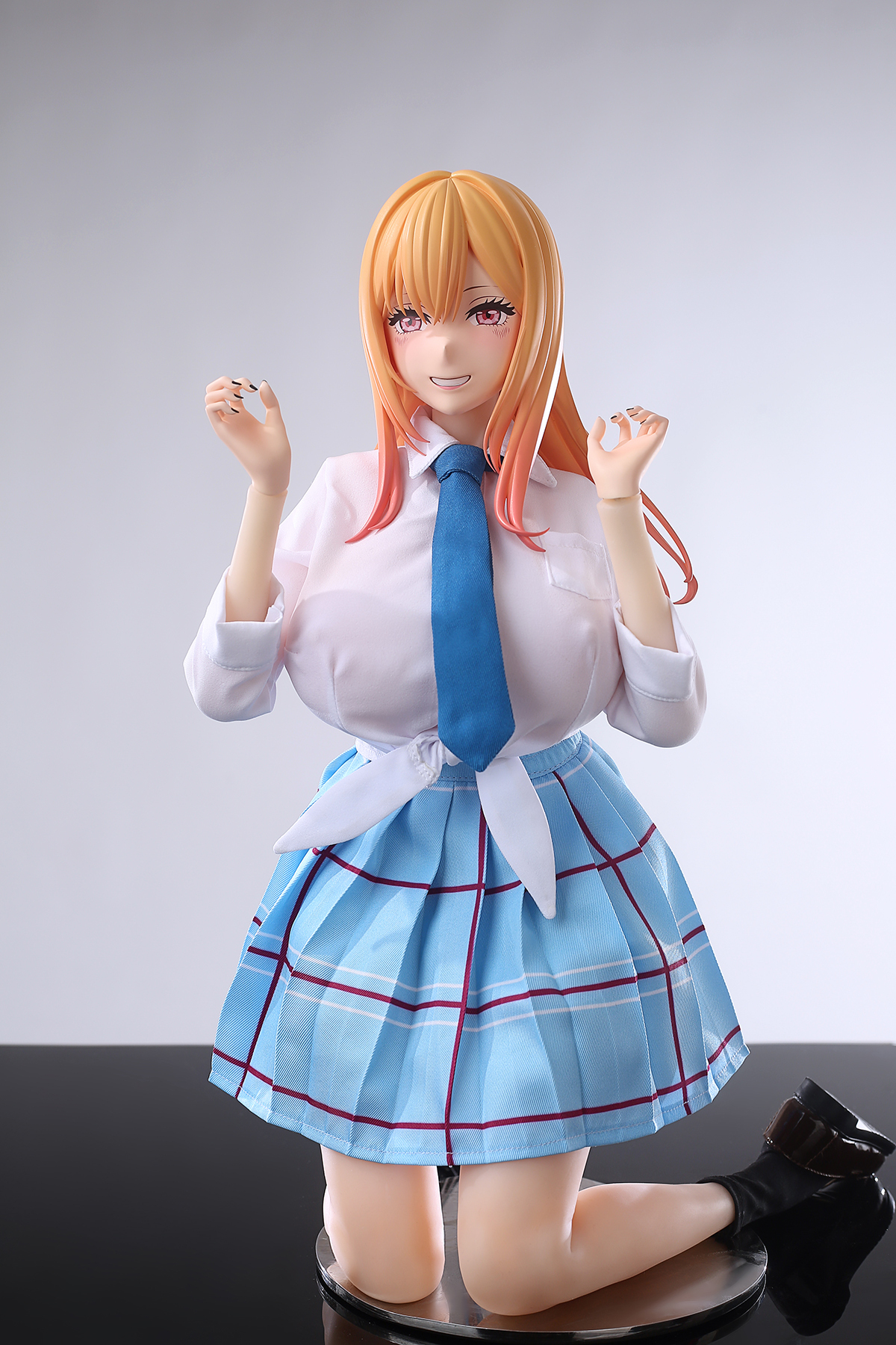 65cm Golden Cosplay Silicone Anime Doll – Trendy Pink-Accent Fantasy Companion