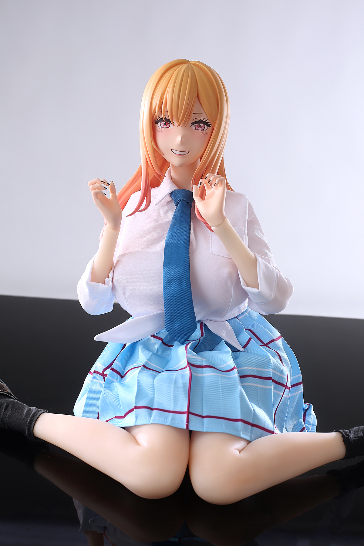 65cm Golden Cosplay Silicone Anime Doll – Trendy Pink-Accent Fantasy Companion