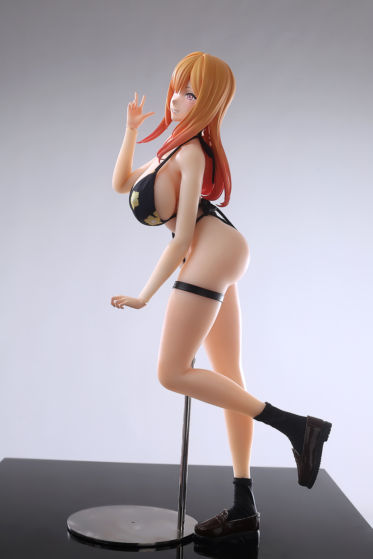 65cm Golden Cosplay Silicone Anime Doll – Trendy Pink-Accent Fantasy Companion