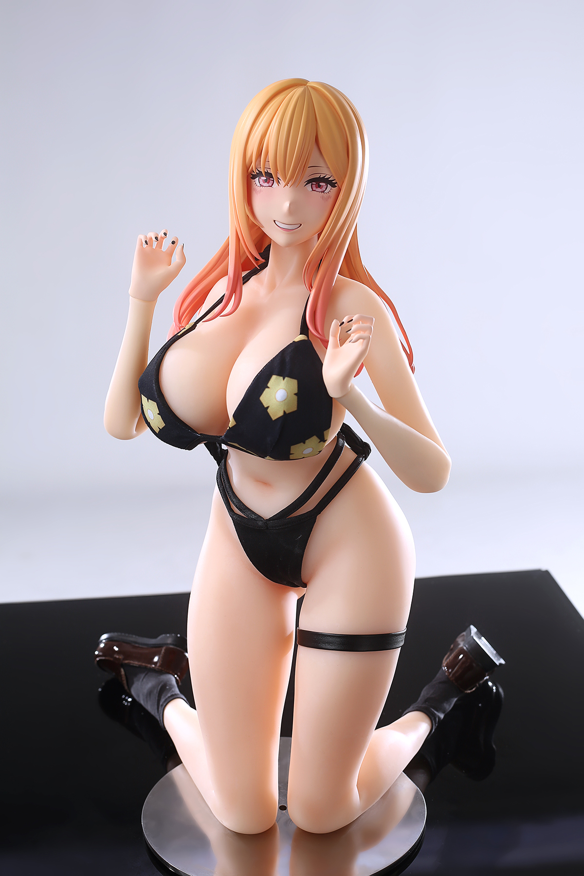 65cm Golden Cosplay Silicone Anime Doll – Trendy Pink-Accent Fantasy Companion