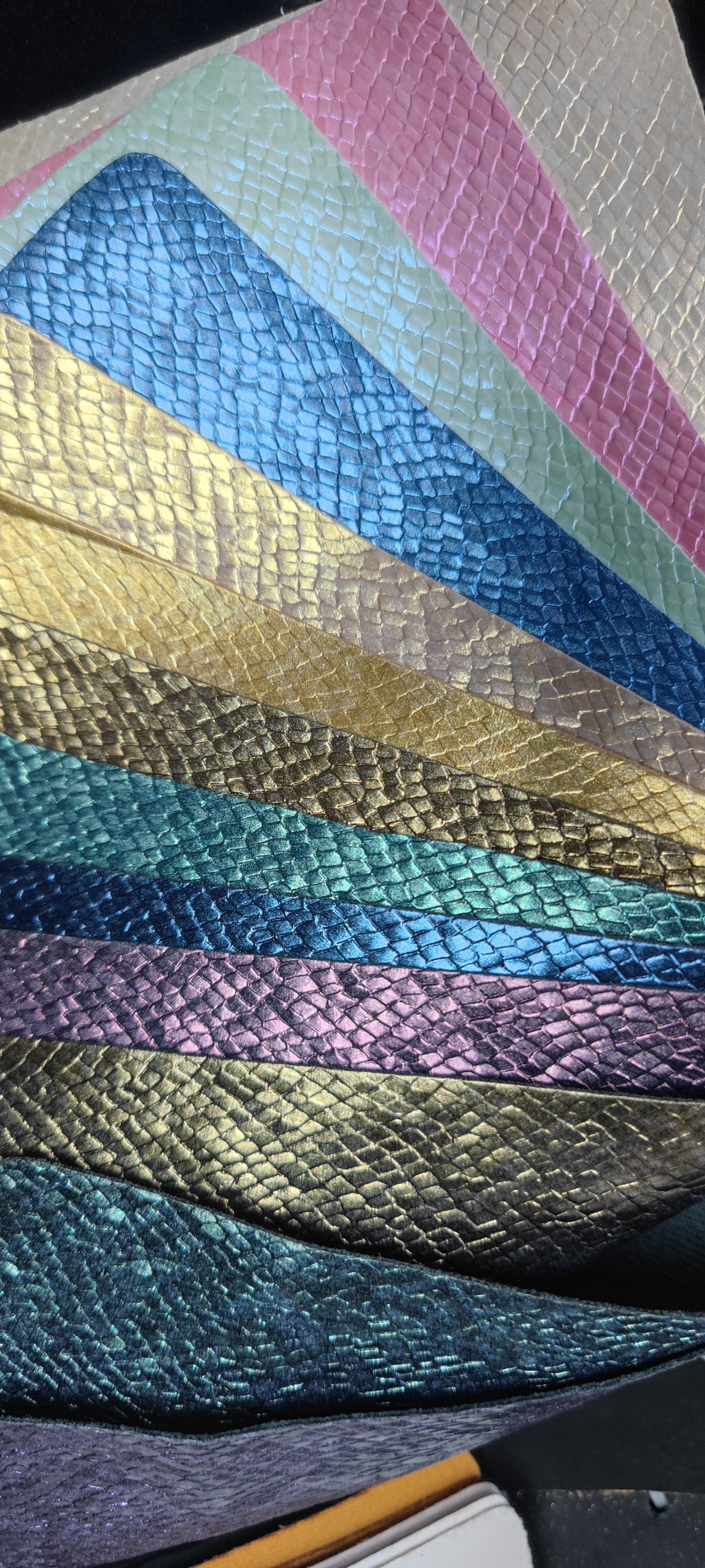 PU Leather for shoes upper, synthetic leather for shoes, bags, furniture, LEADER