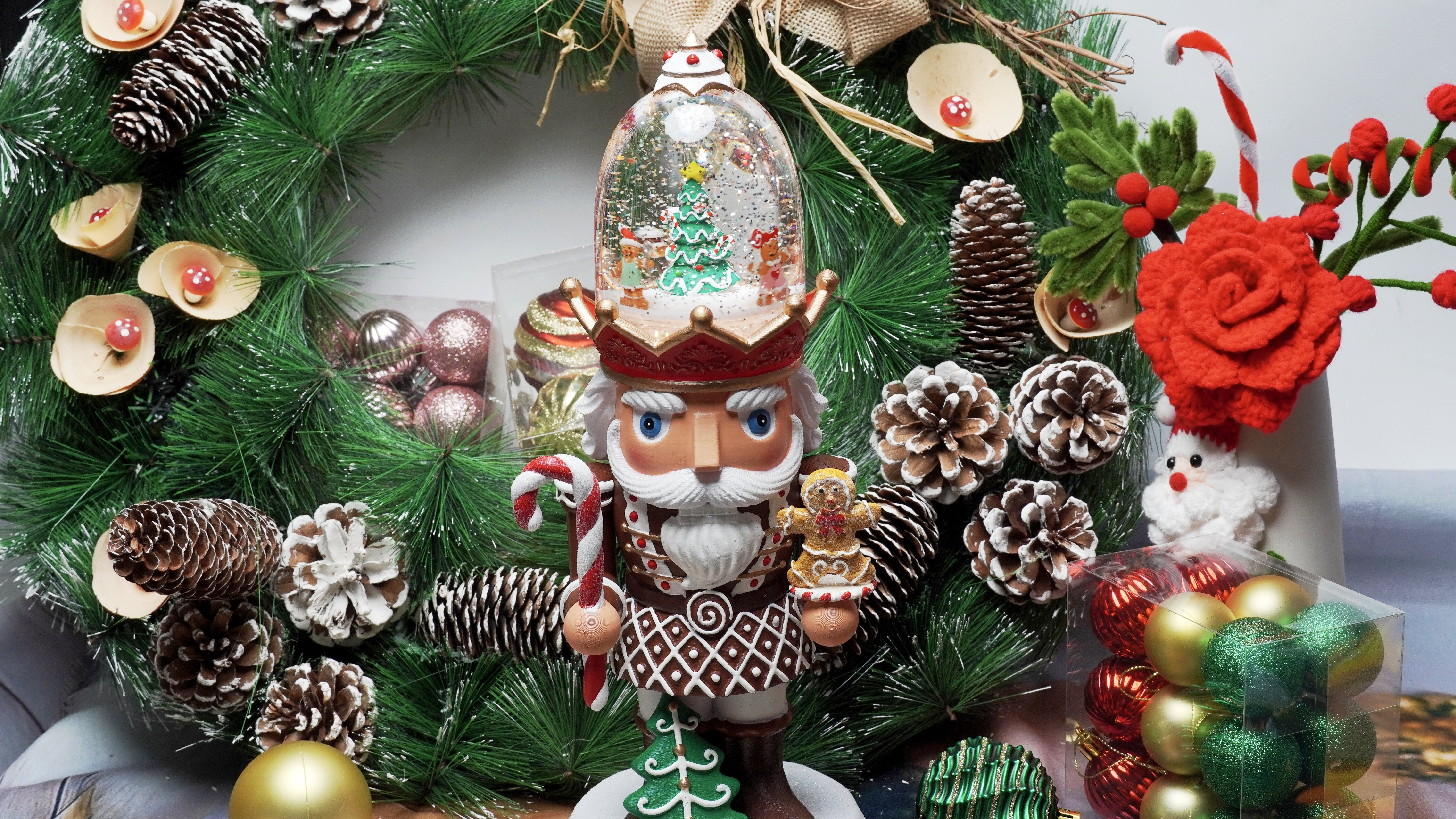 Gingerbread Soldier Water-filled Snow Globe Lantern