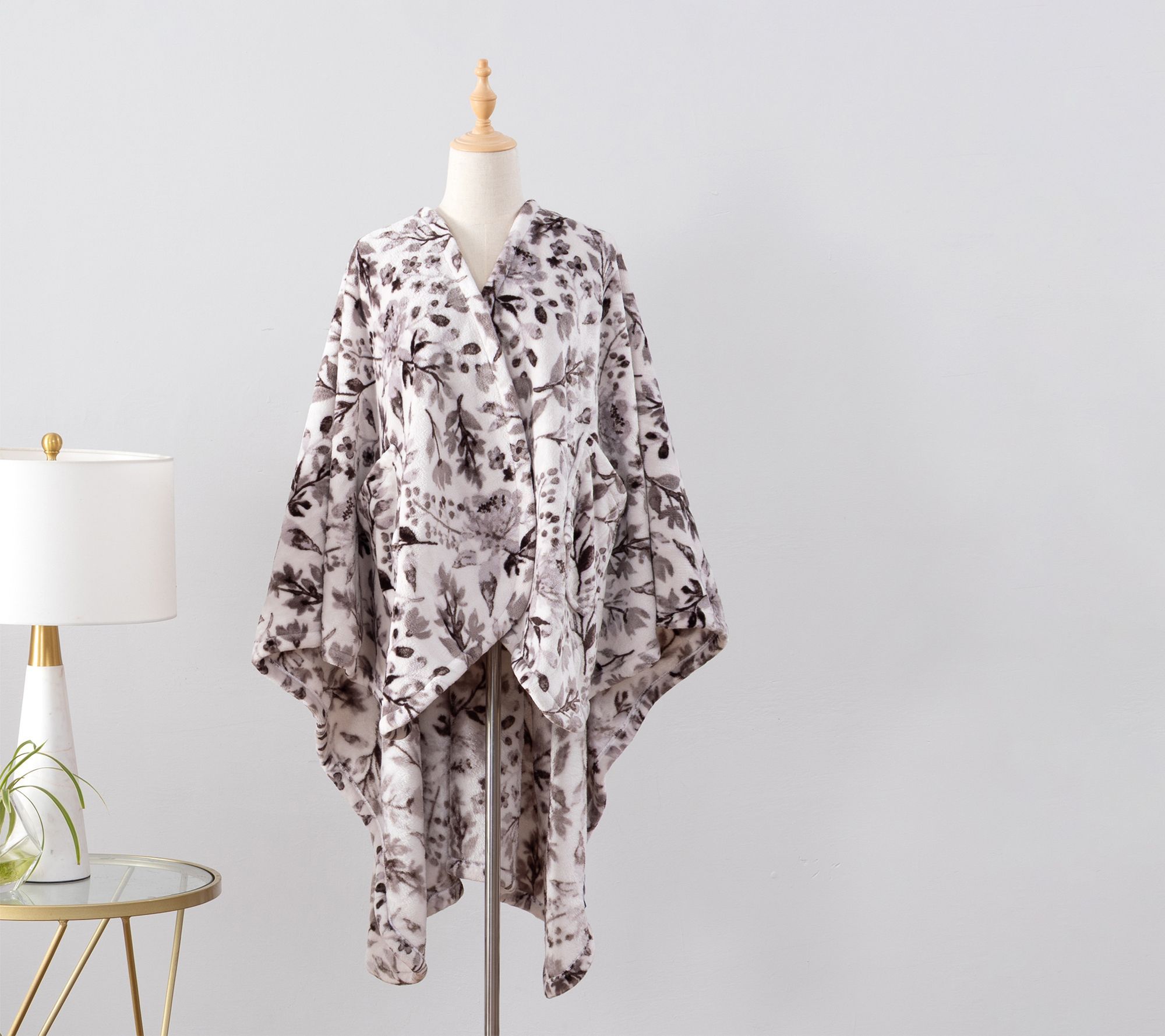 Flowers Botanical Wearable Plush Blanket(With pockets)