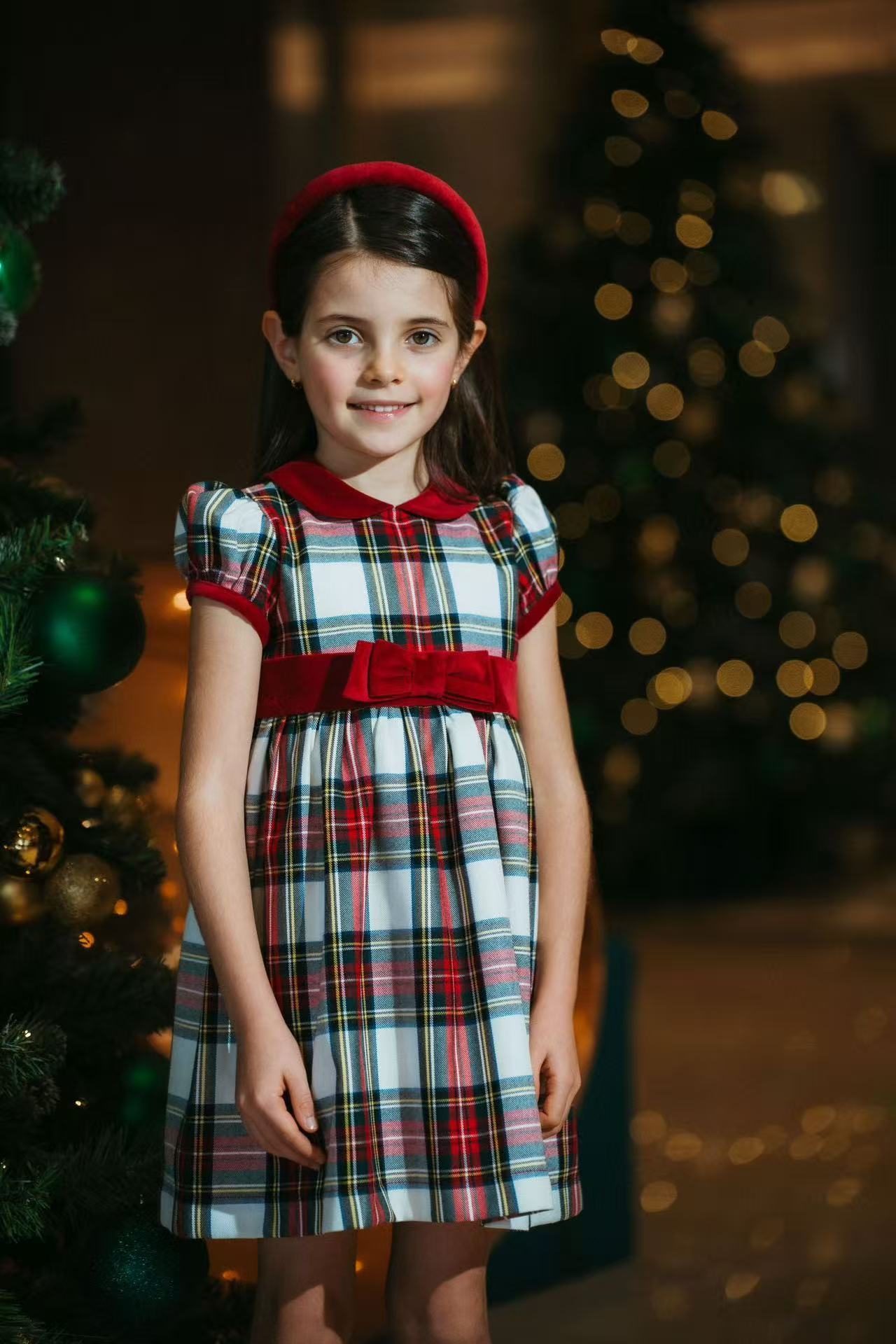 Girls Christmas Tartan Plaid Dress, Red Velvet Peter Pan Collar Puff Short Sleeve Holiday Dress