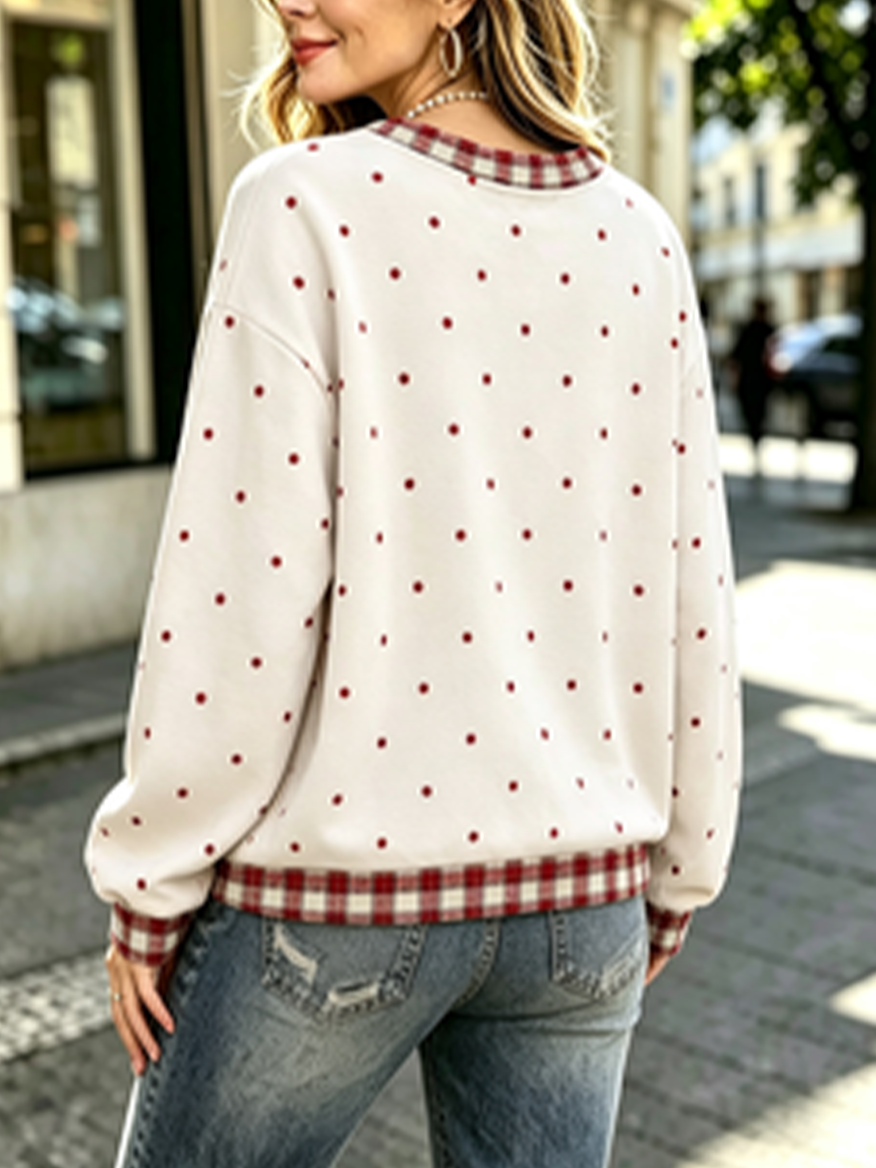 Santa Claus Plaid Trim Graphic Sweatshirt