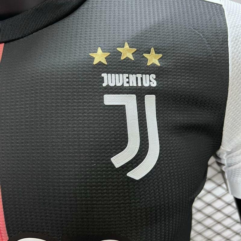 Retro Player 2019-20 Juventus Home Retro Ronaldo Bonucci Danilo DYBALA Football jersey