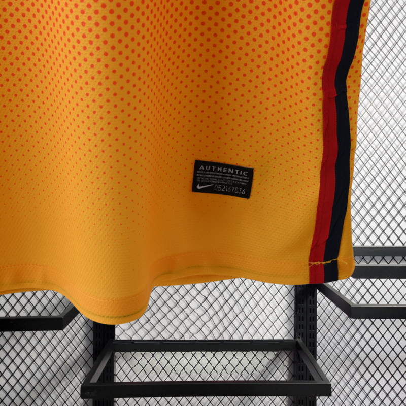 Retro 2012-13 Barcelona  Away Retro football jersey