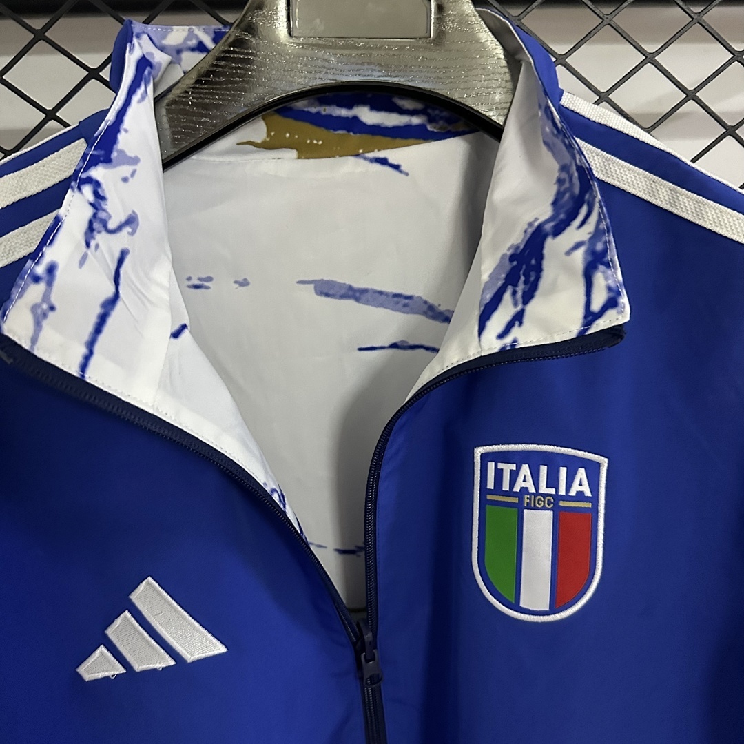 Windbreaker Italy