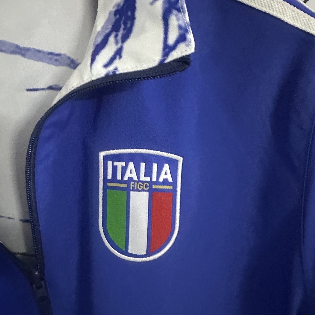 Windbreaker Italy