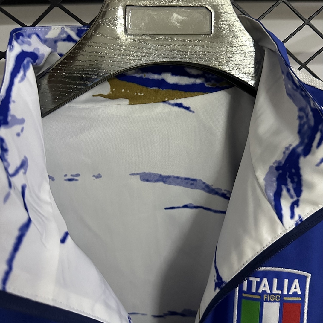 Windbreaker Italy