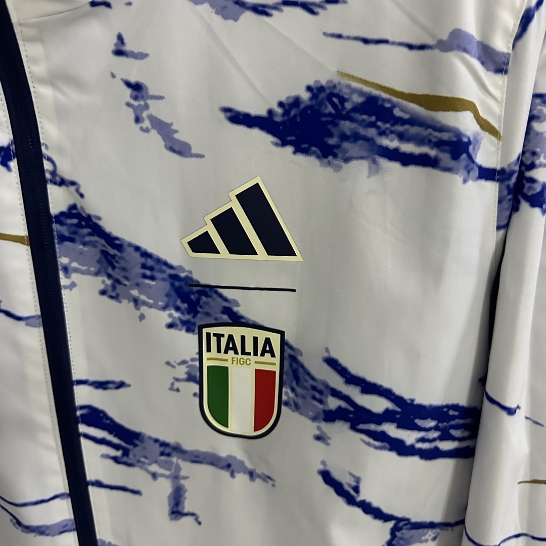 Windbreaker Italy
