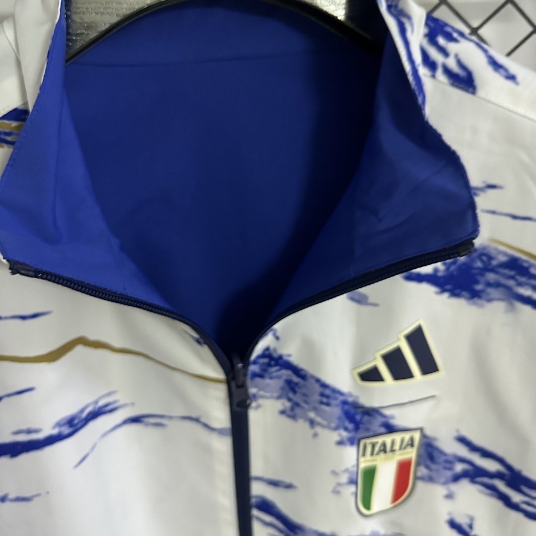 Windbreaker Italy