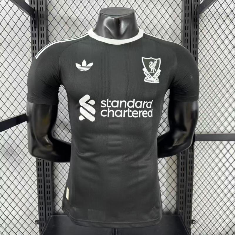 Player 2025-26 Liverpool Goalkeeper Football jersey